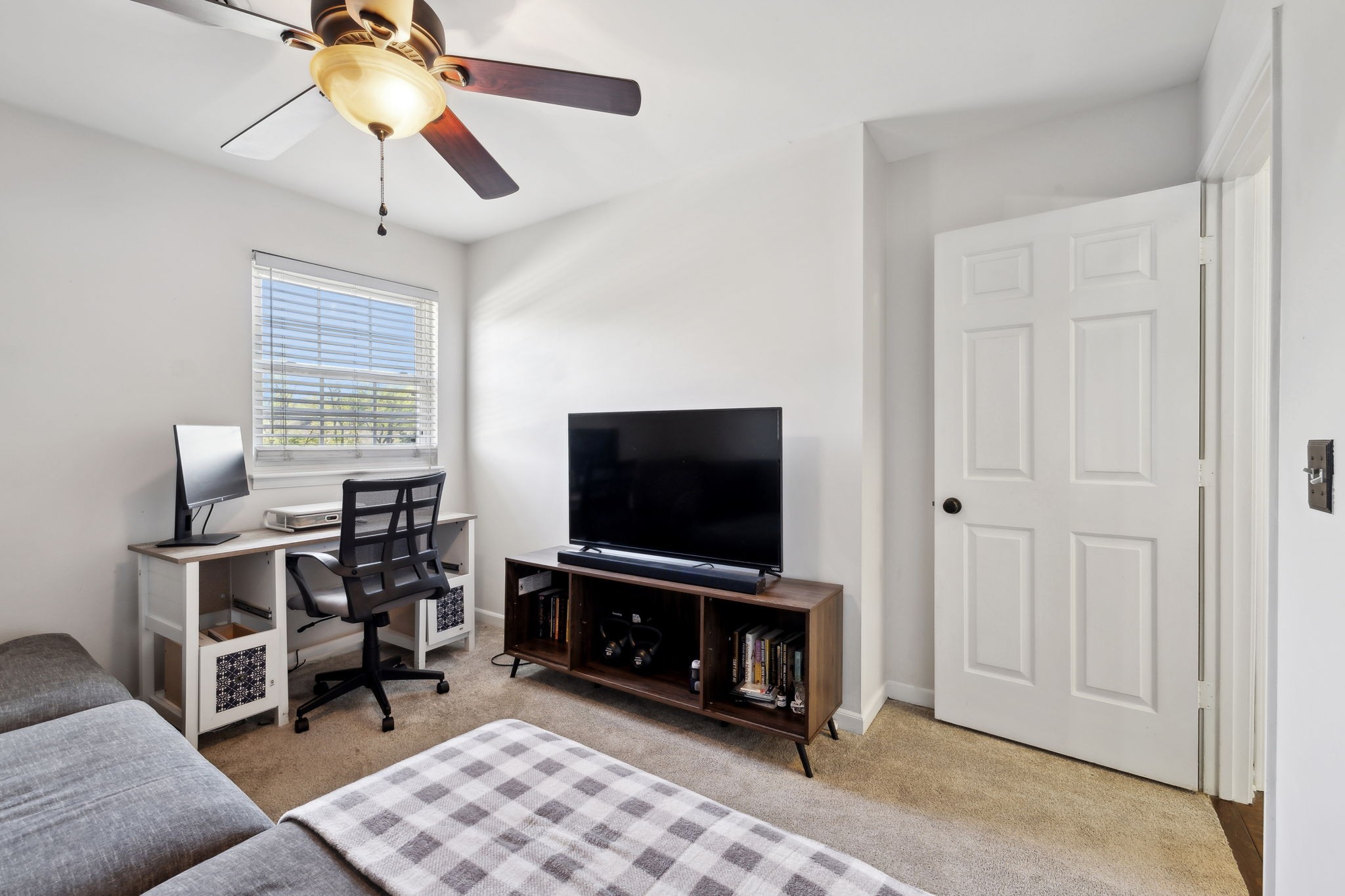 923 Todd Preis Dr
