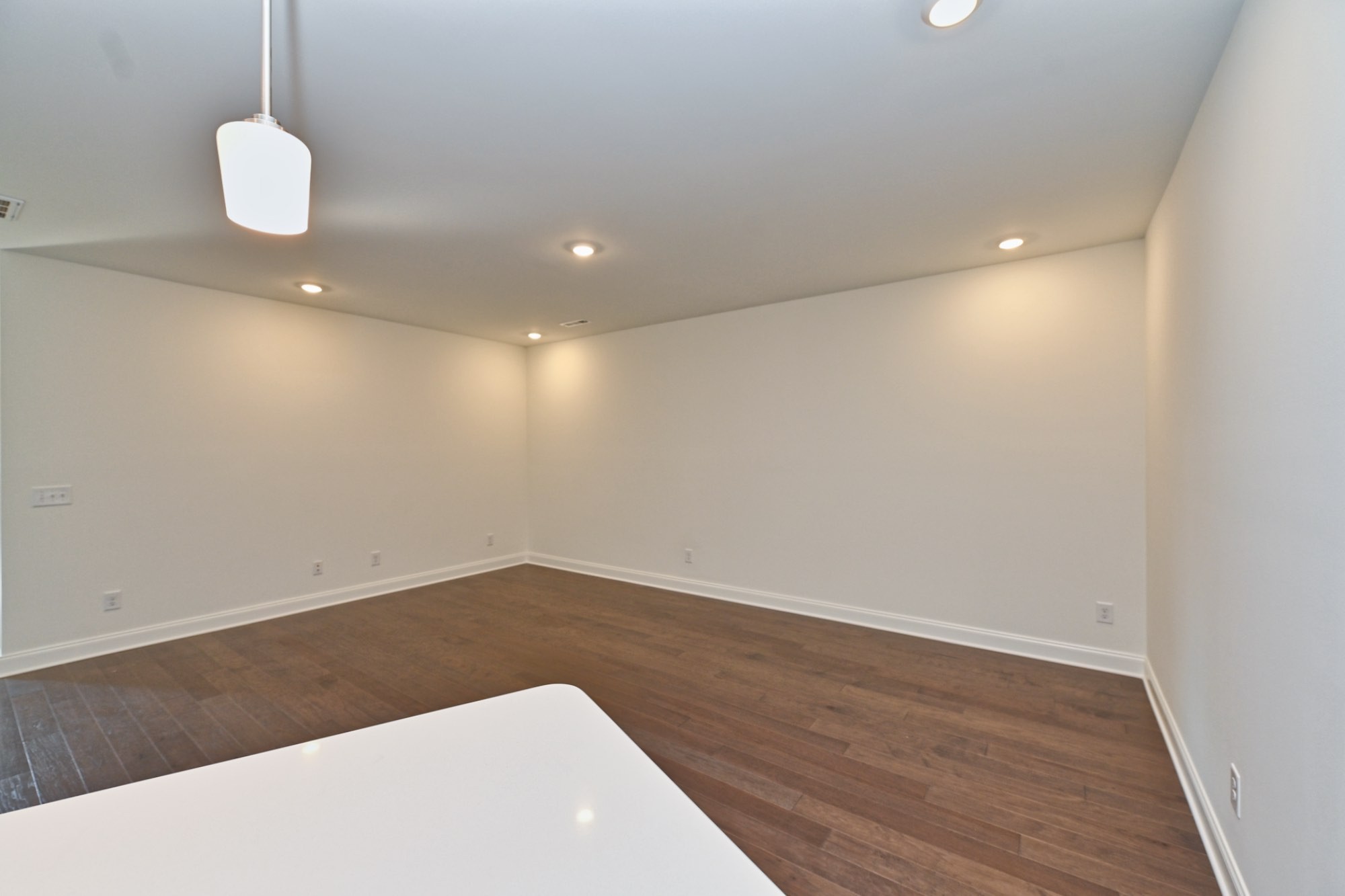 981 Nance Ln