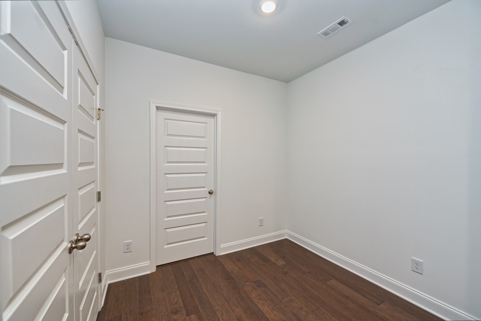 981 Nance Ln