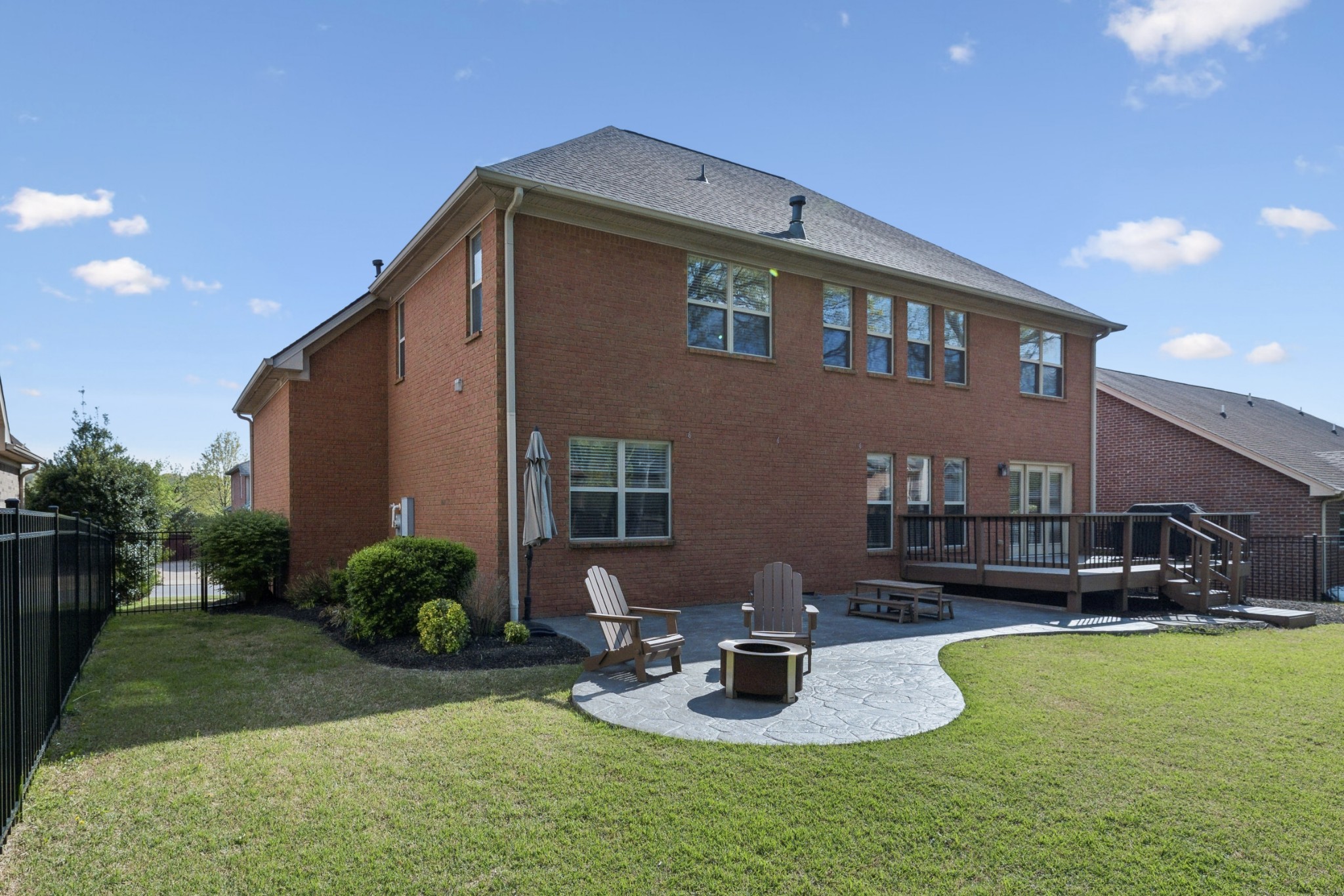 616 Collinscrest Ct