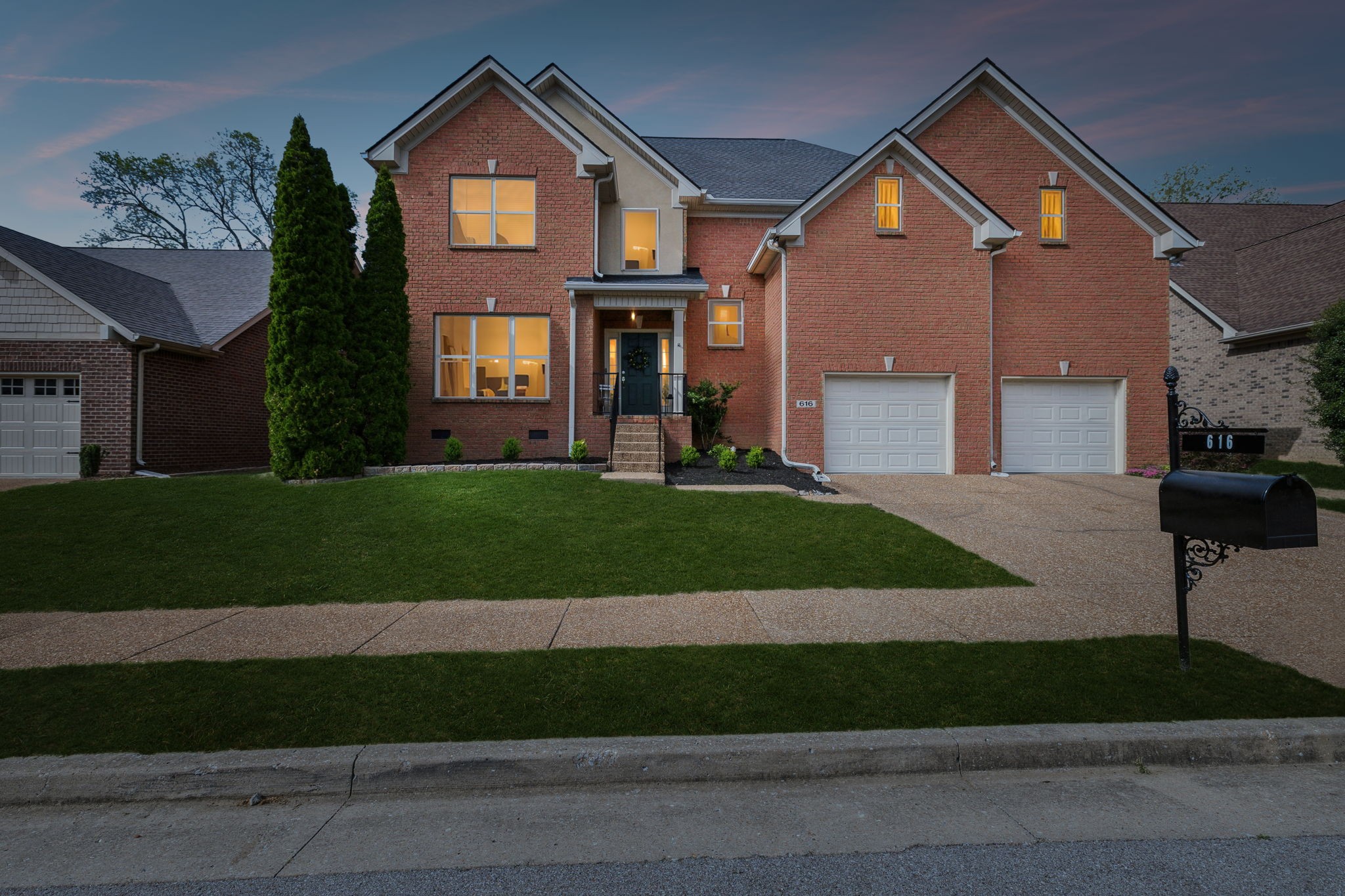 616 Collinscrest Ct