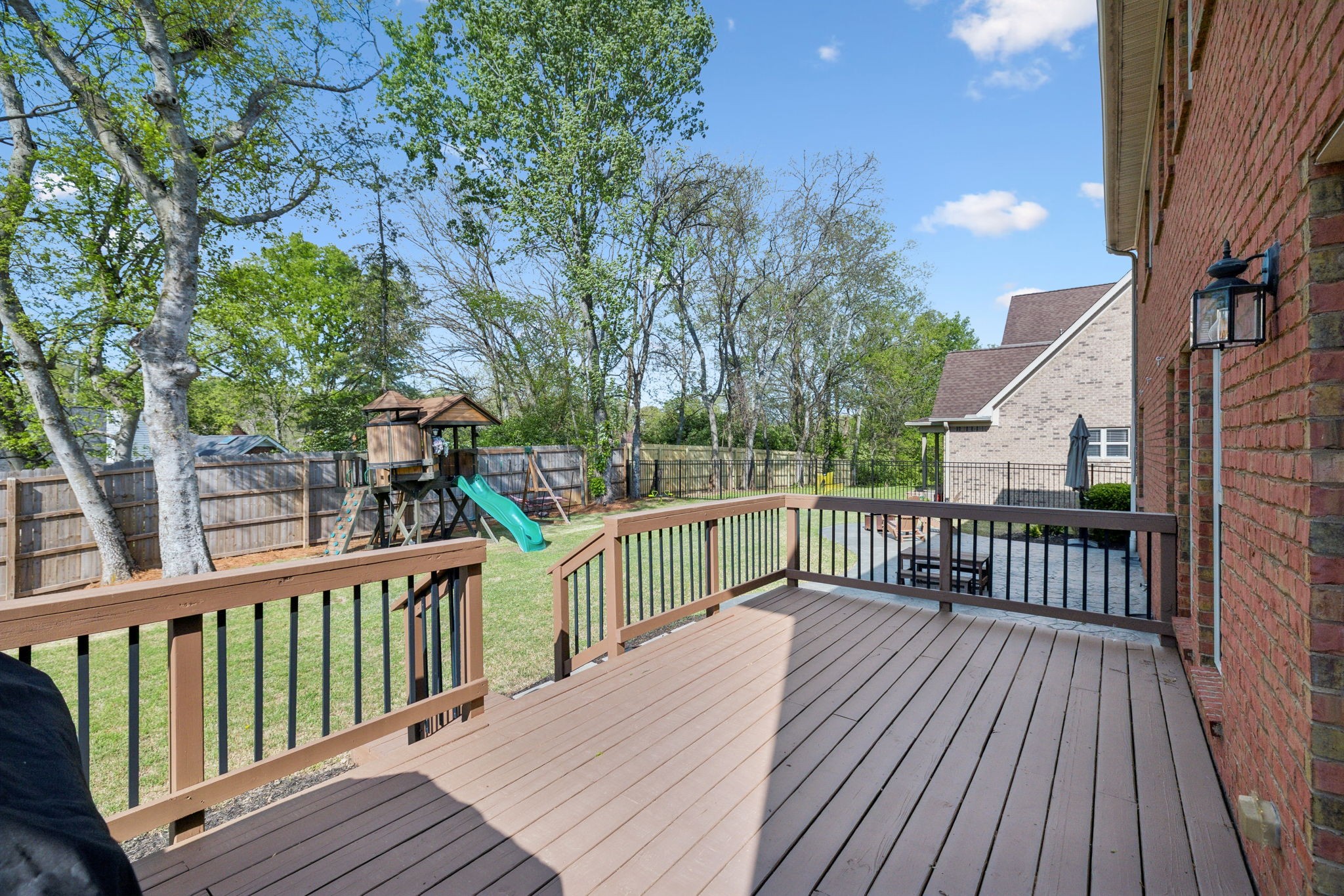 616 Collinscrest Ct