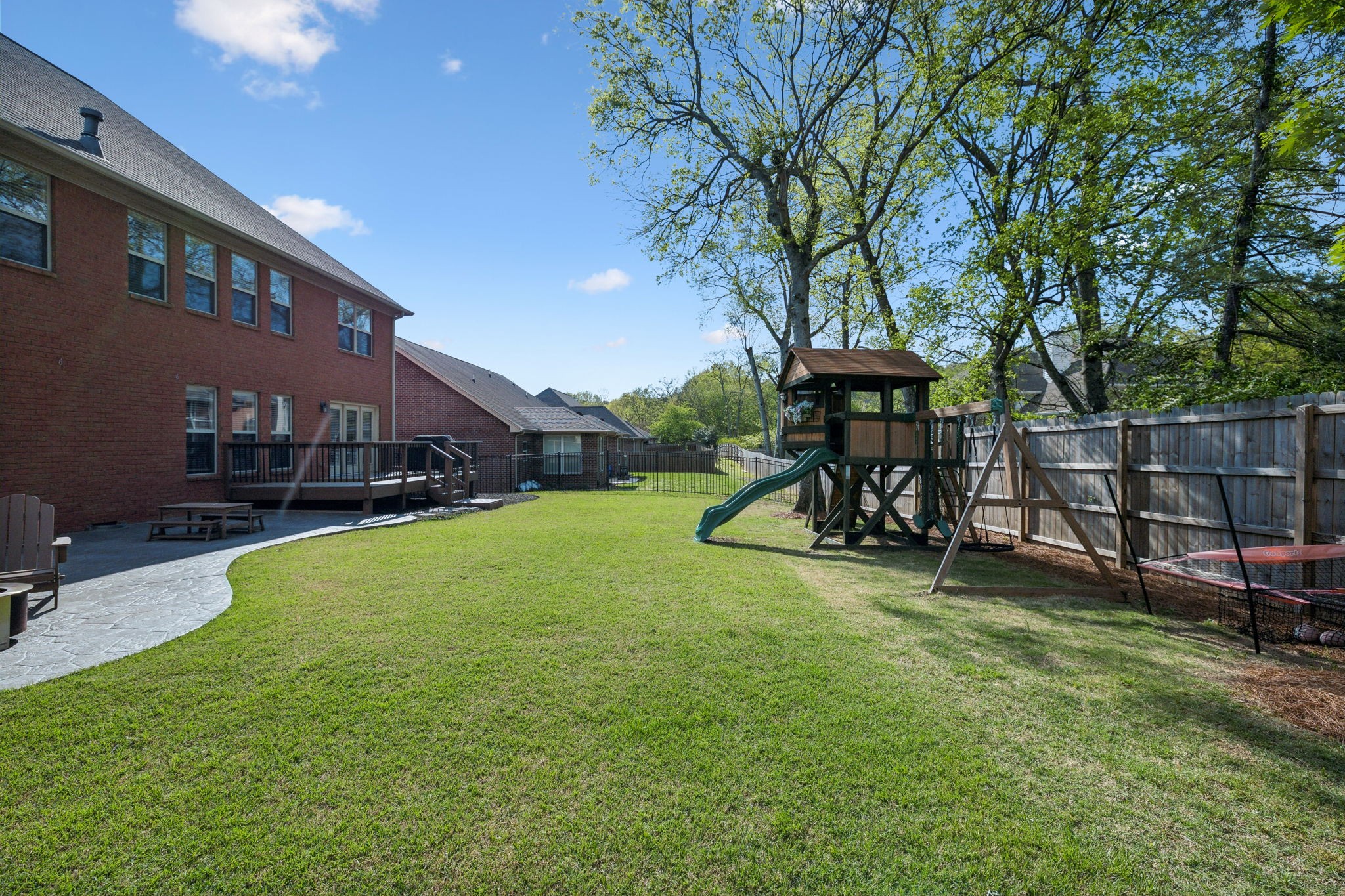 616 Collinscrest Ct