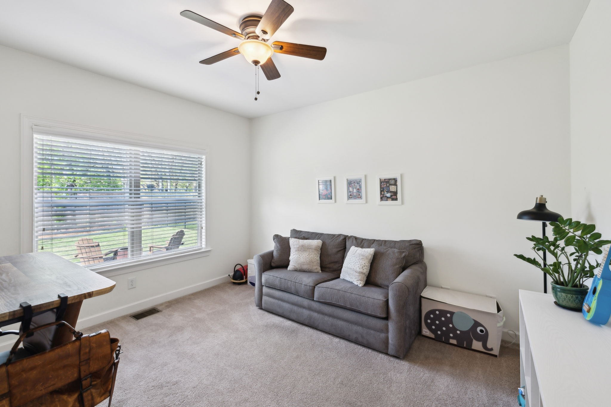 616 Collinscrest Ct