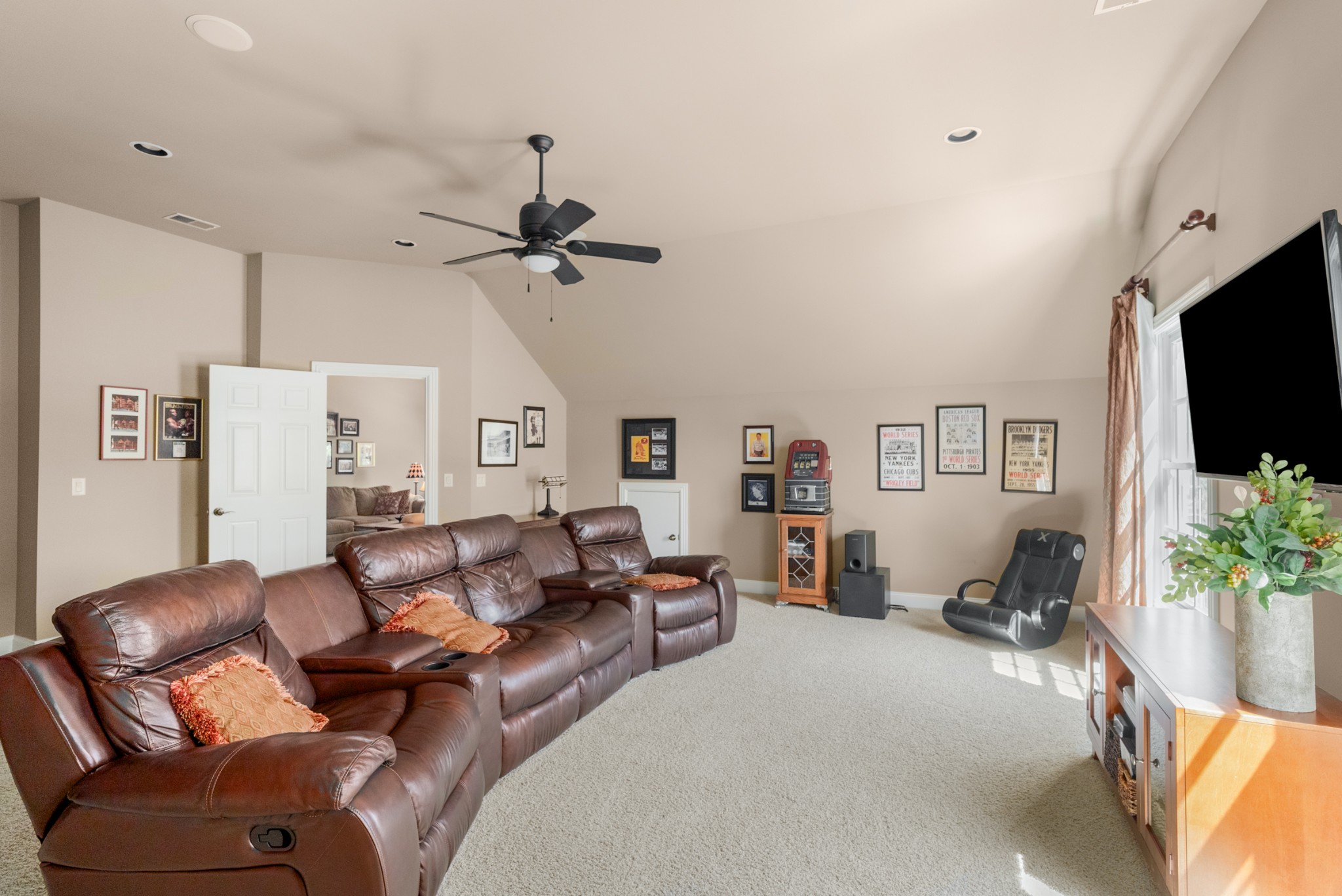 392 Grove Hurst Ln