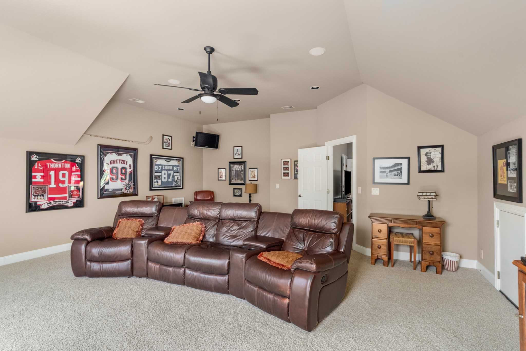 392 Grove Hurst Ln