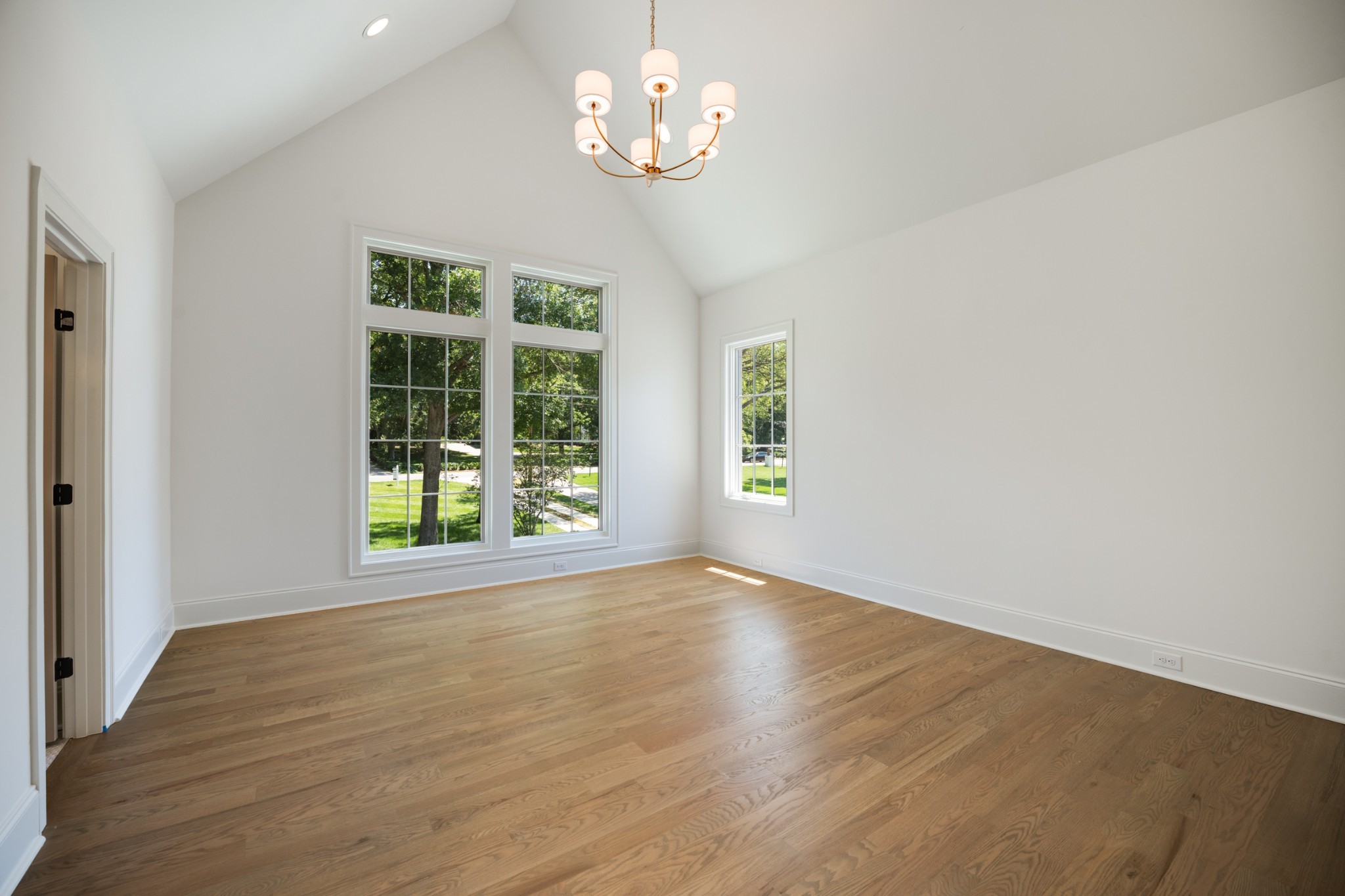 2811 Tyne Blvd