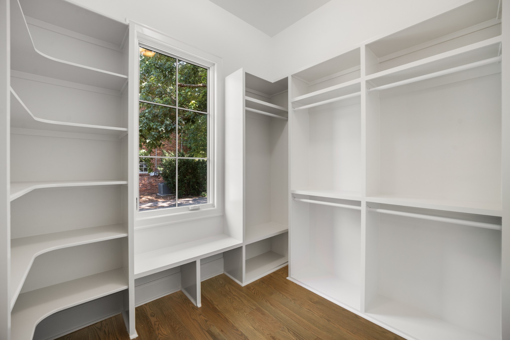 2811 Tyne Blvd