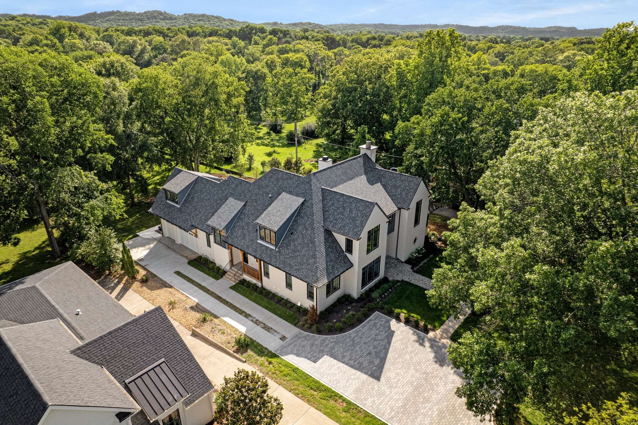 2811 Tyne Blvd