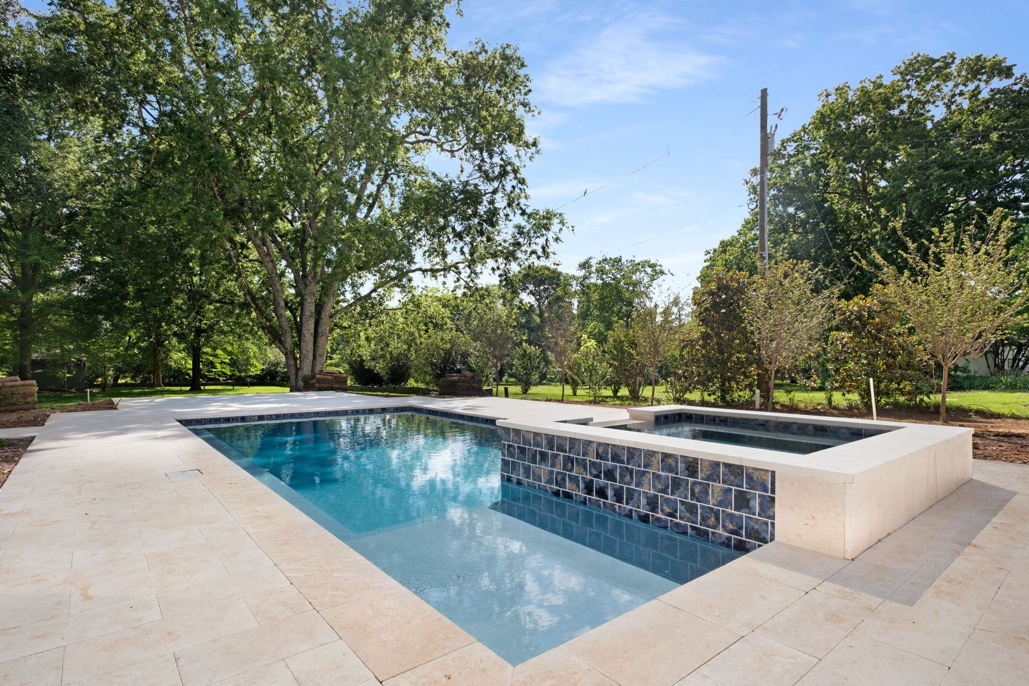 2811 Tyne Blvd