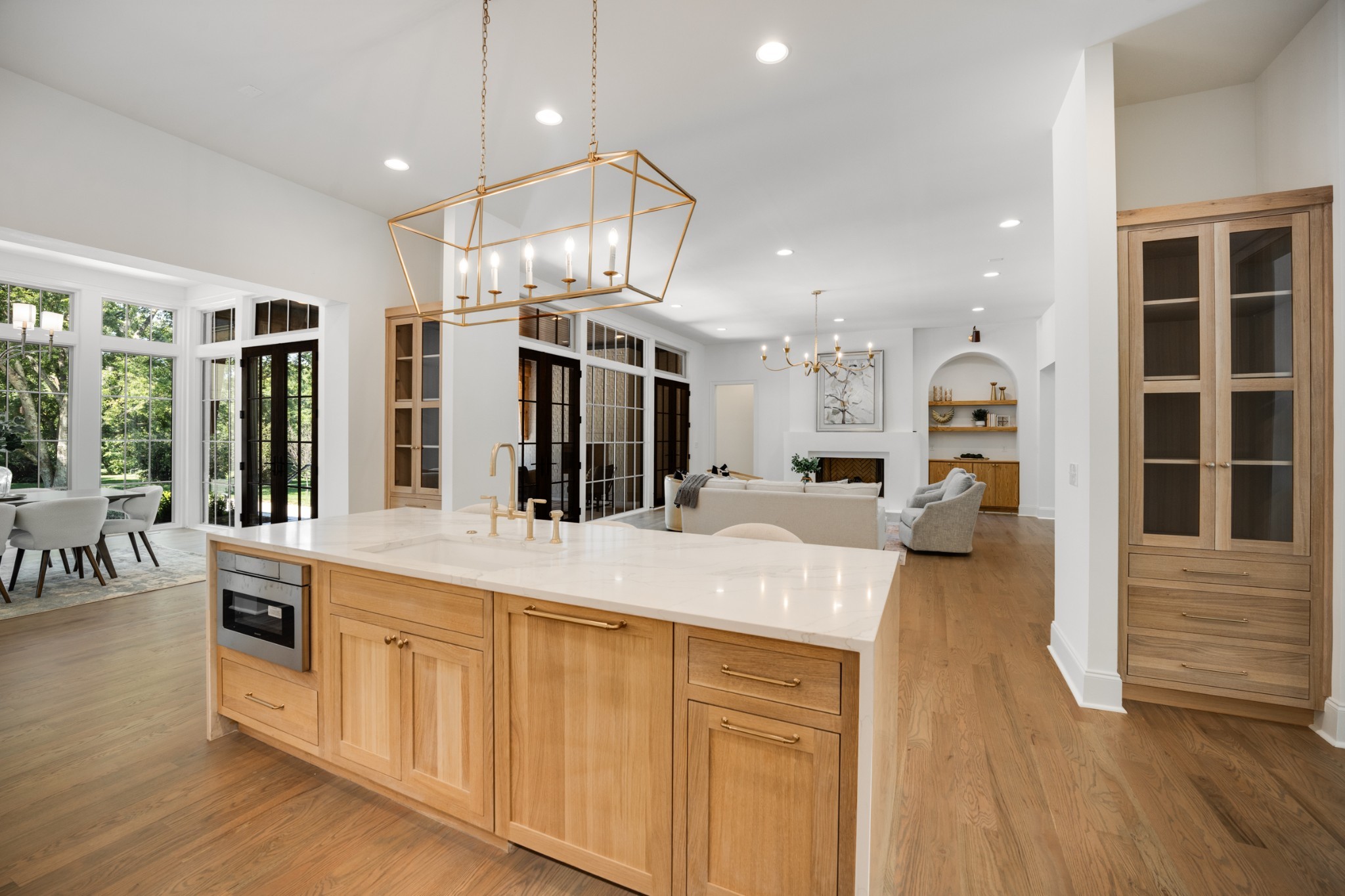 2811 Tyne Blvd