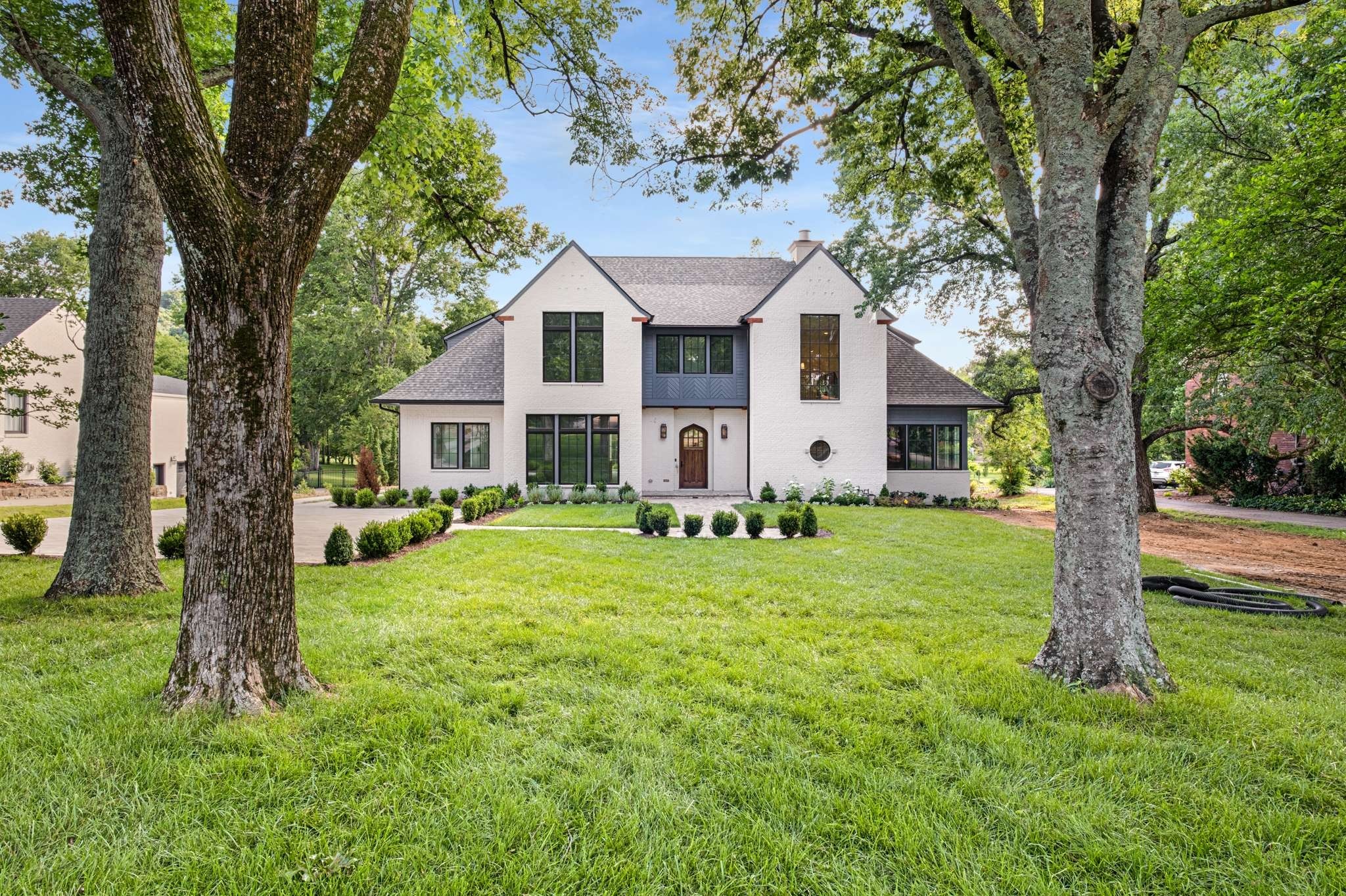2811 Tyne Blvd