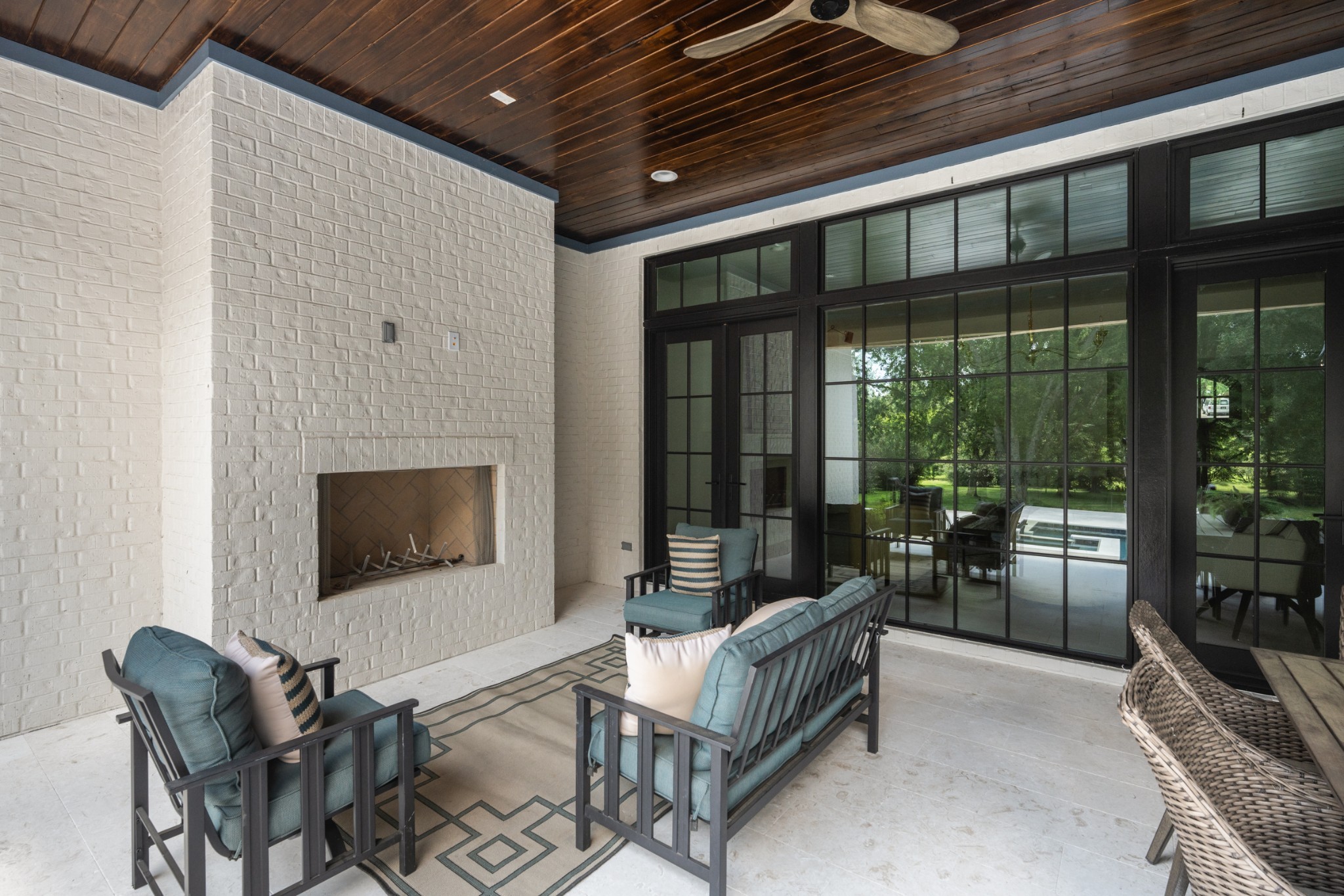 2811 Tyne Blvd