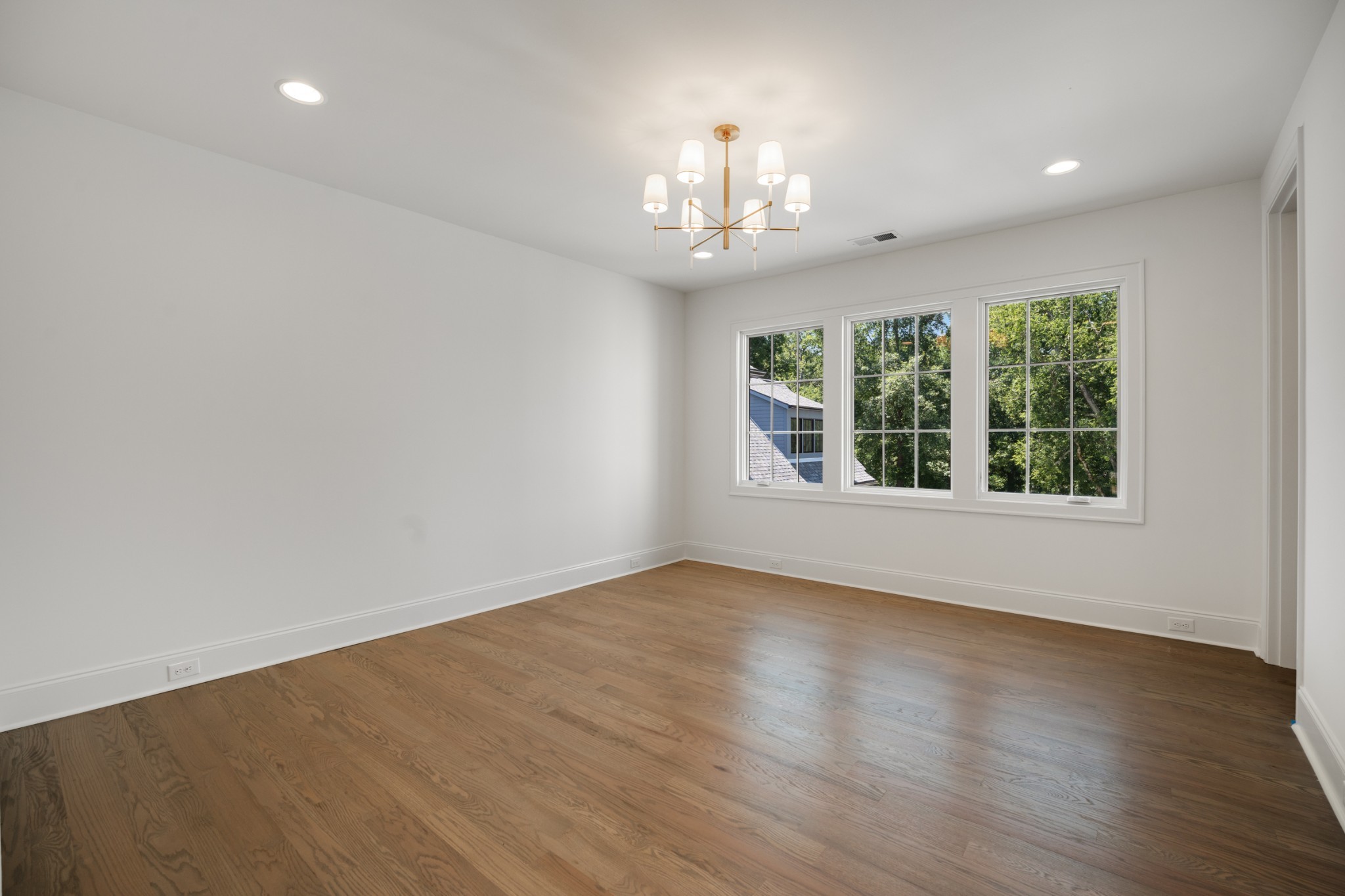 2811 Tyne Blvd