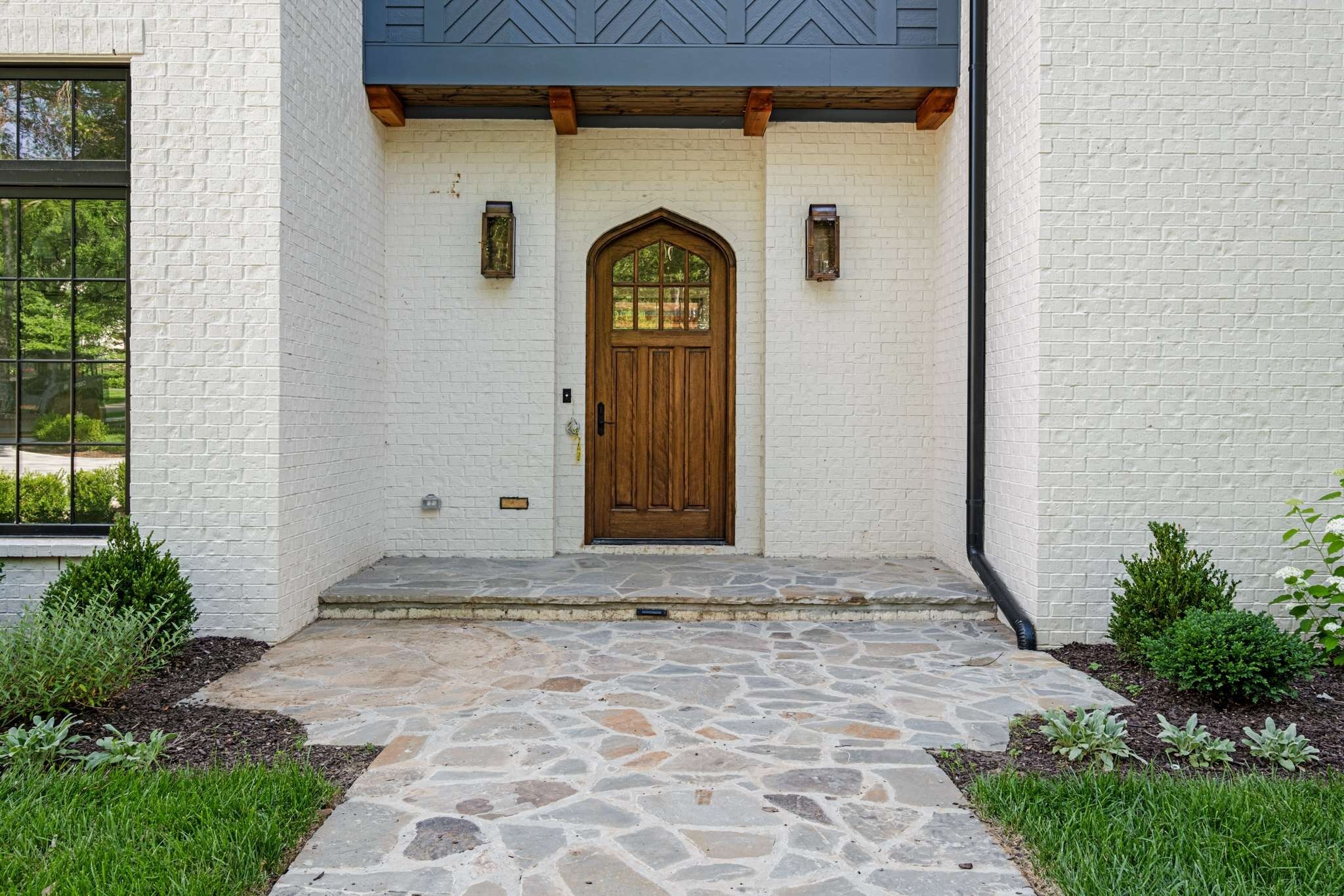 2811 Tyne Blvd