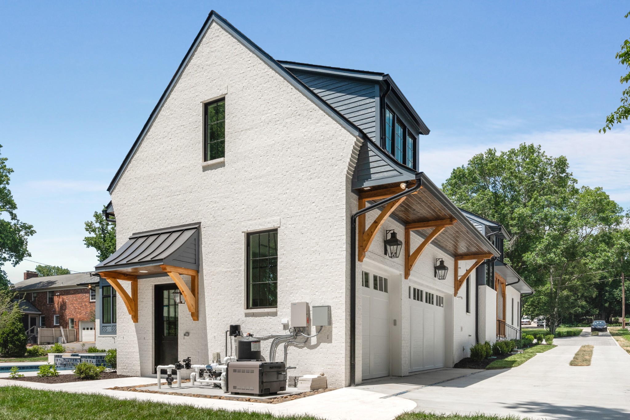 2811 Tyne Blvd
