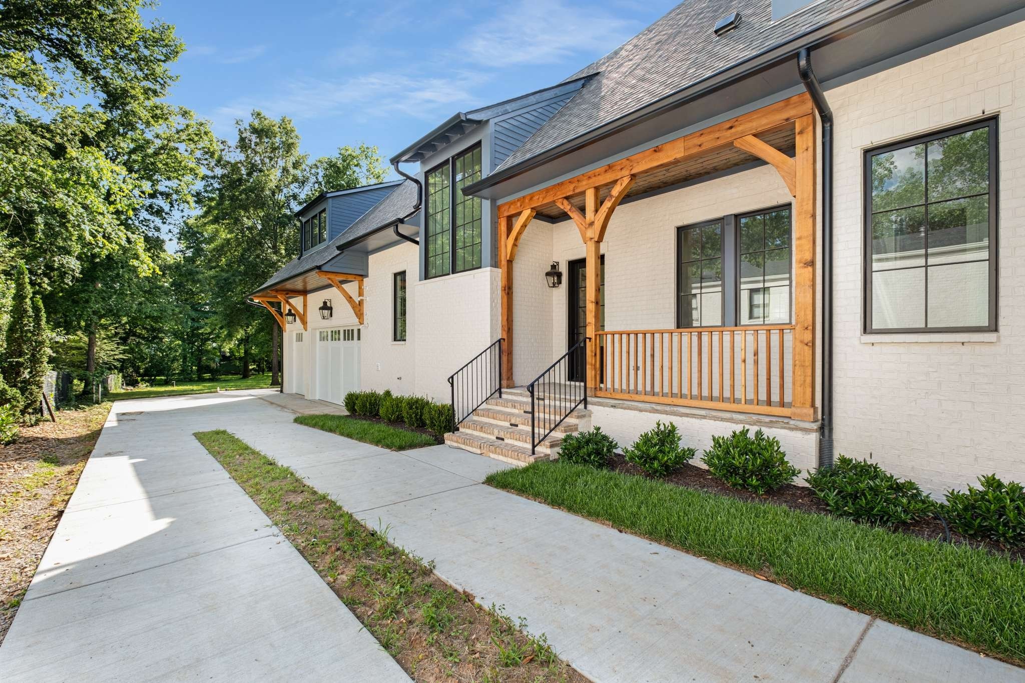 2811 Tyne Blvd