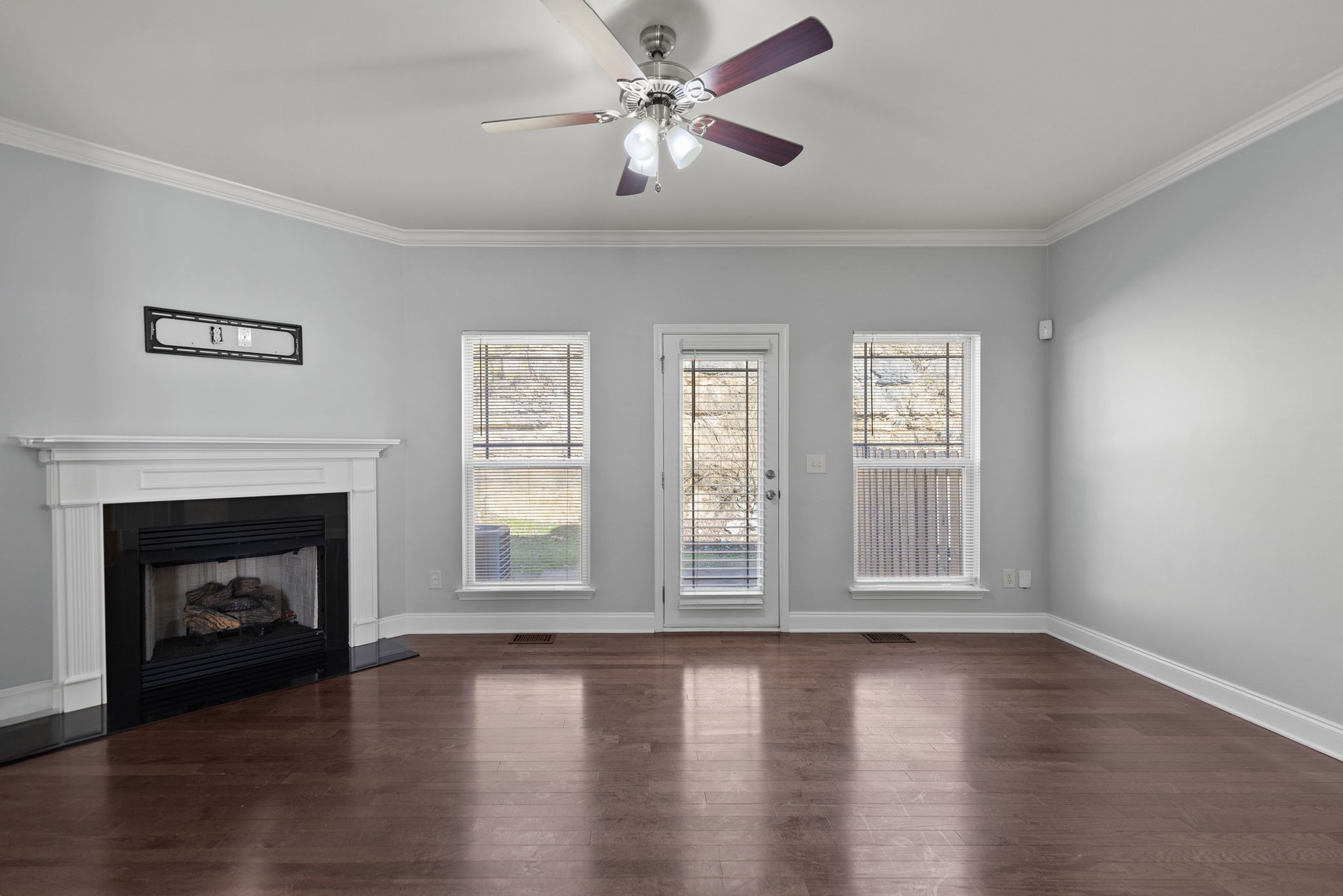 1068 Woodbury Falls Dr