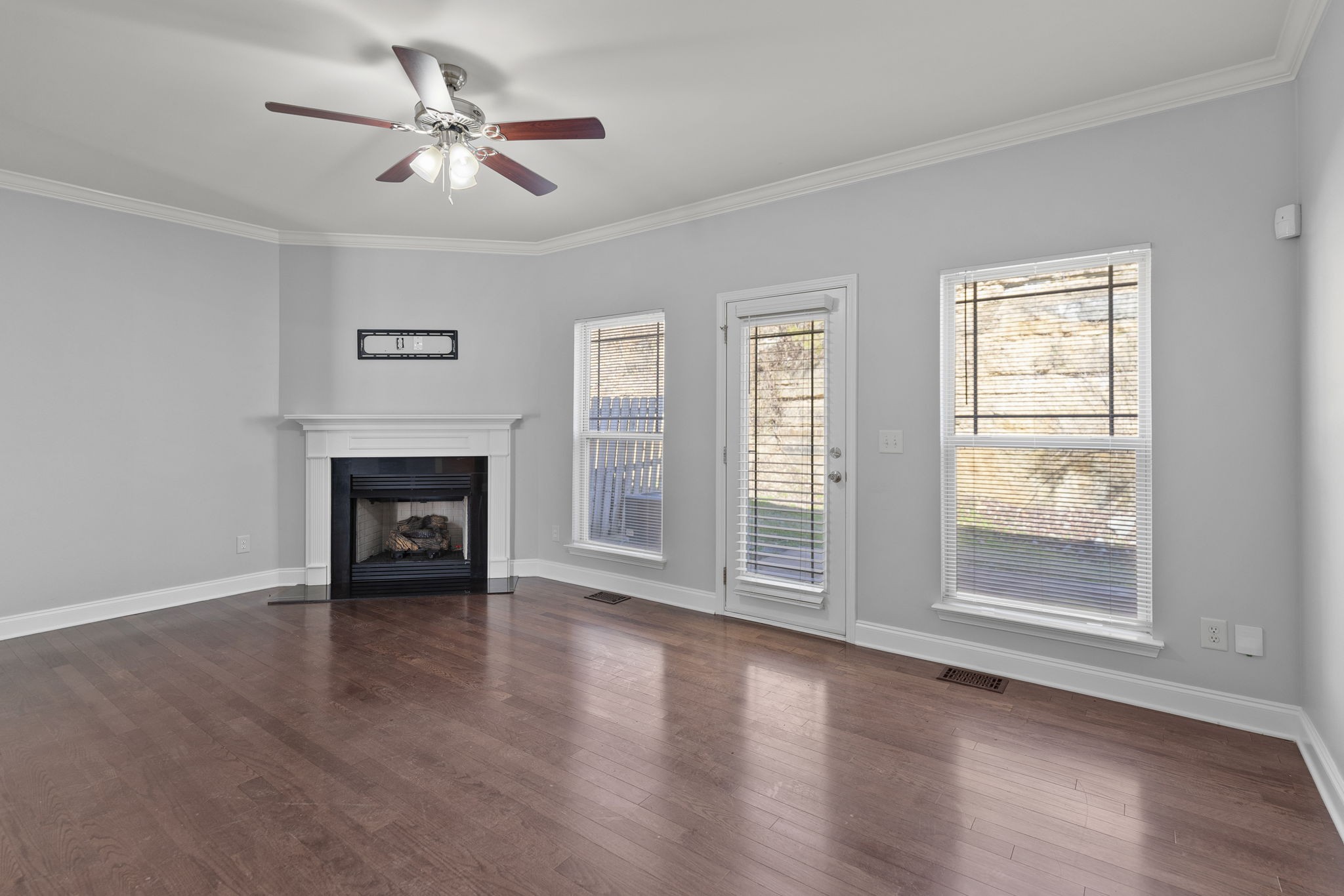 1068 Woodbury Falls Dr