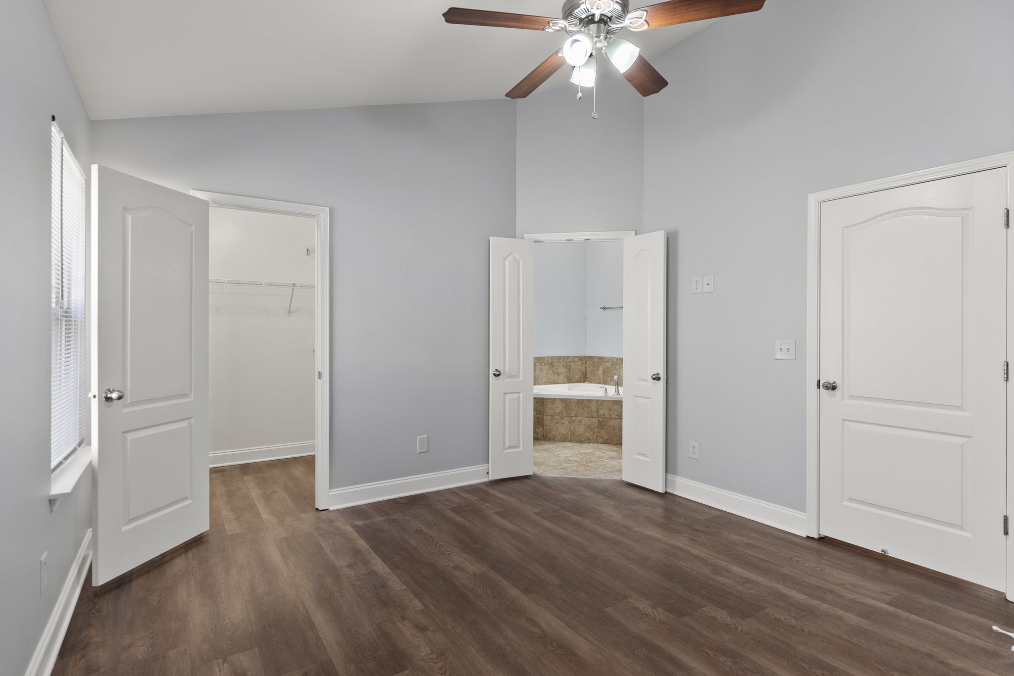1068 Woodbury Falls Dr