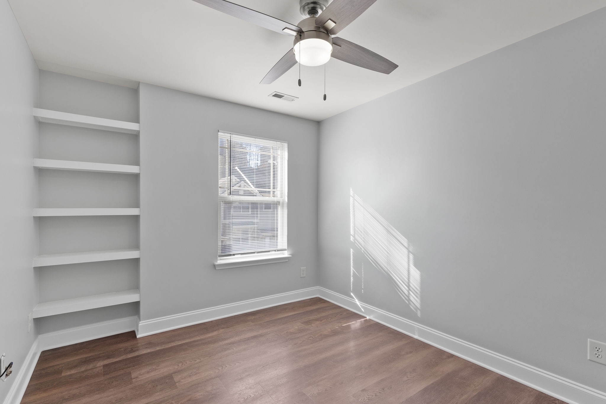 1068 Woodbury Falls Dr