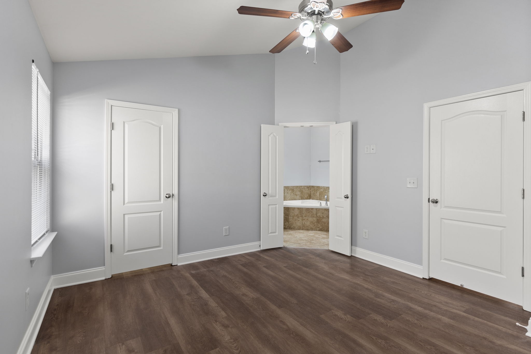 1068 Woodbury Falls Dr