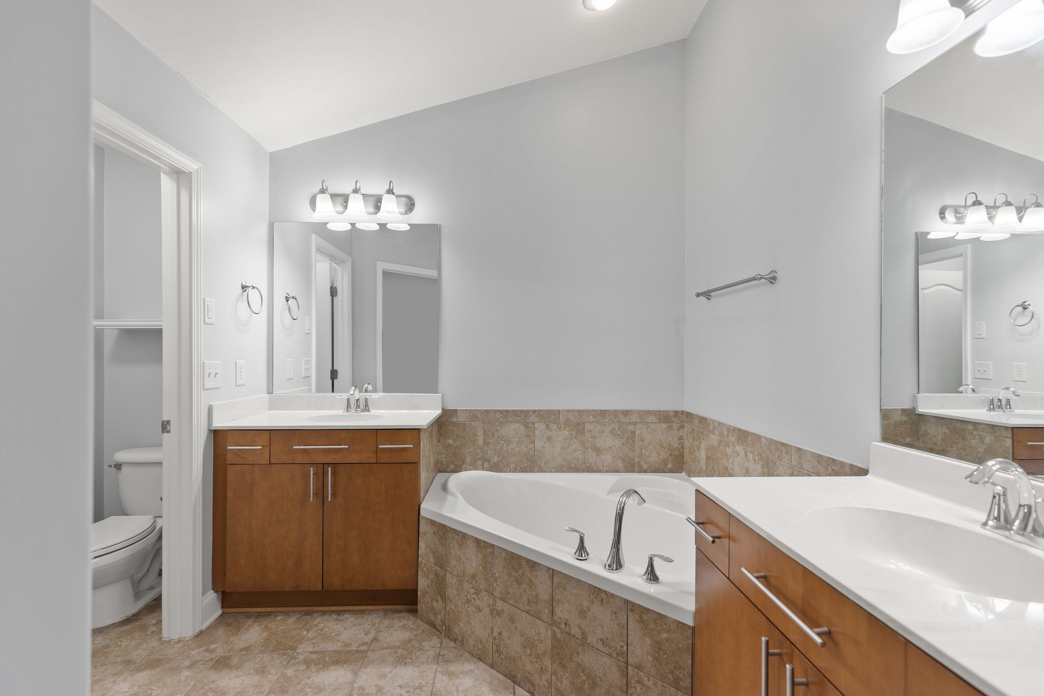 1068 Woodbury Falls Dr