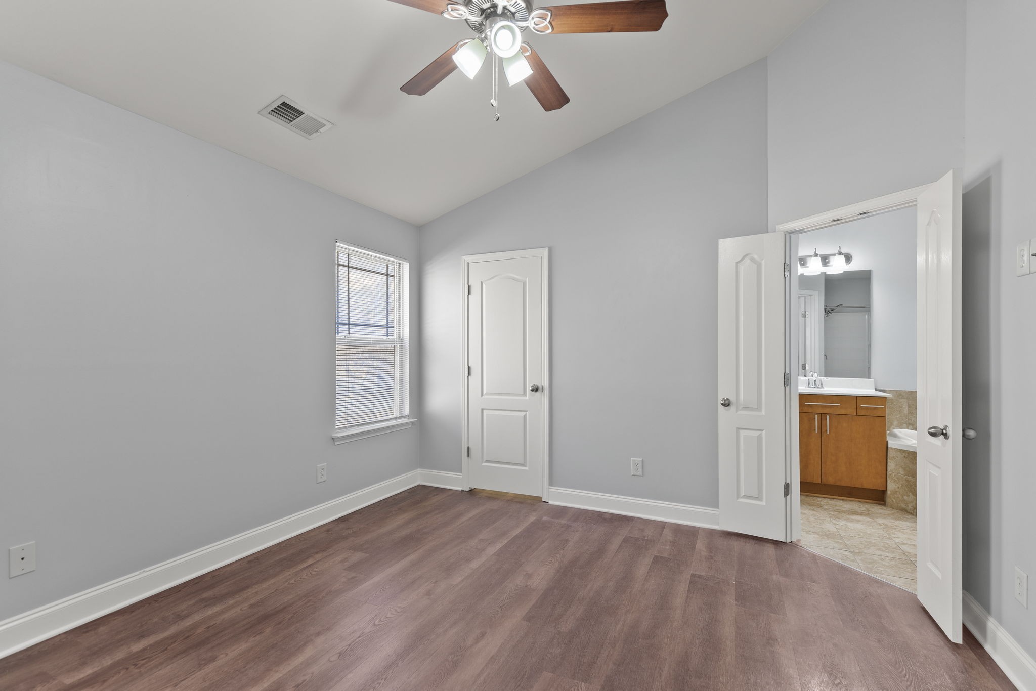 1068 Woodbury Falls Dr