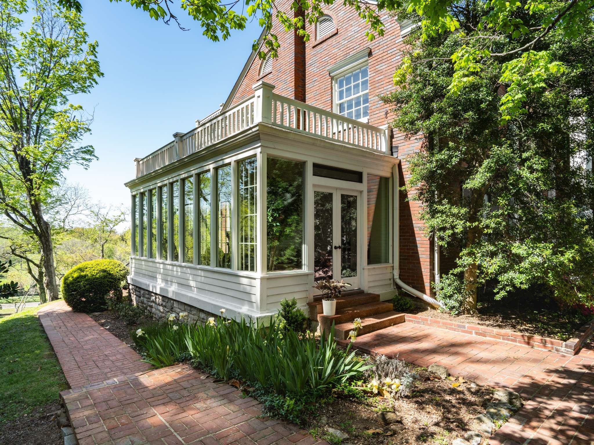5350 Hillsboro Pike