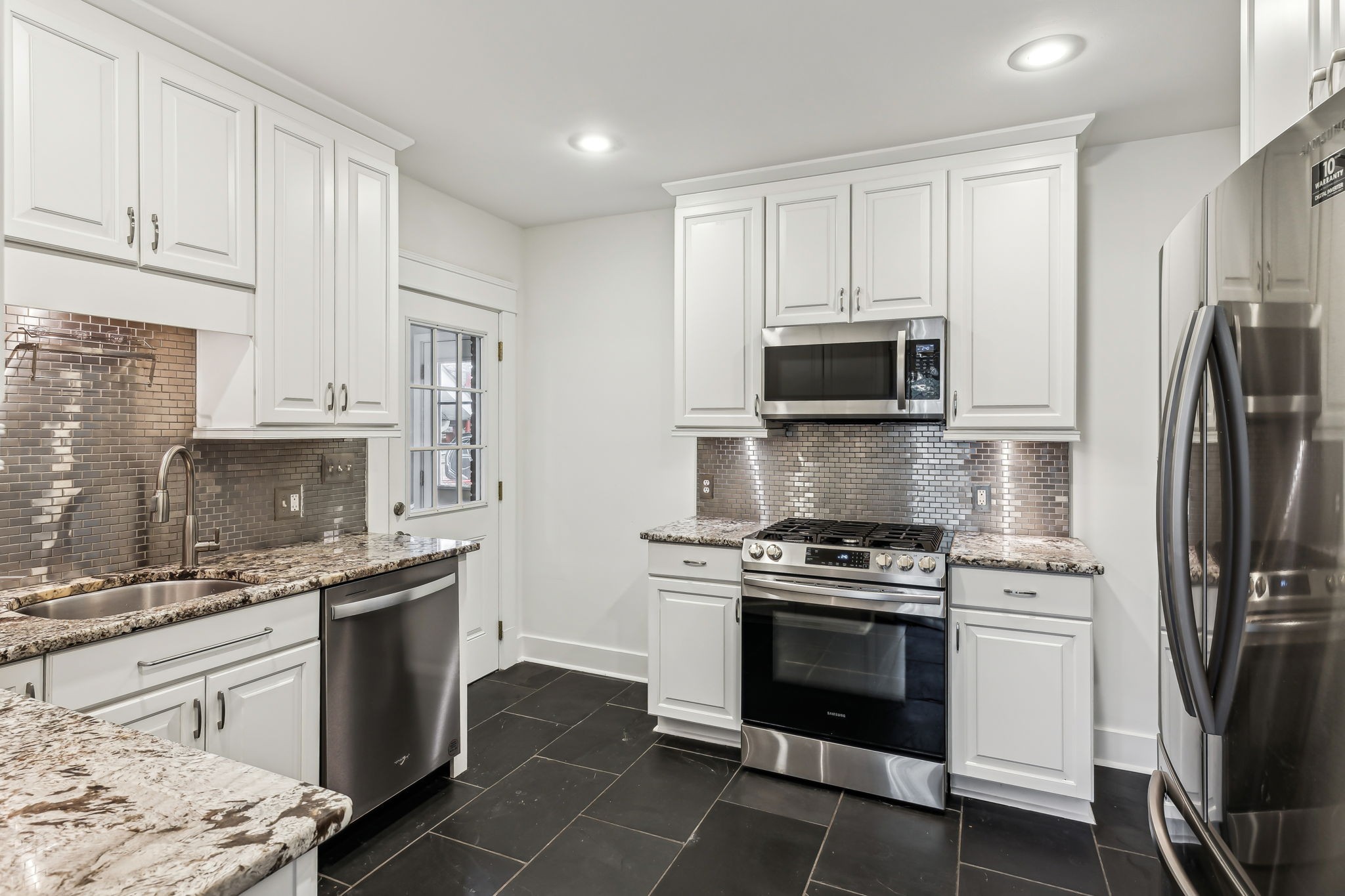 2708 W Linden Ave