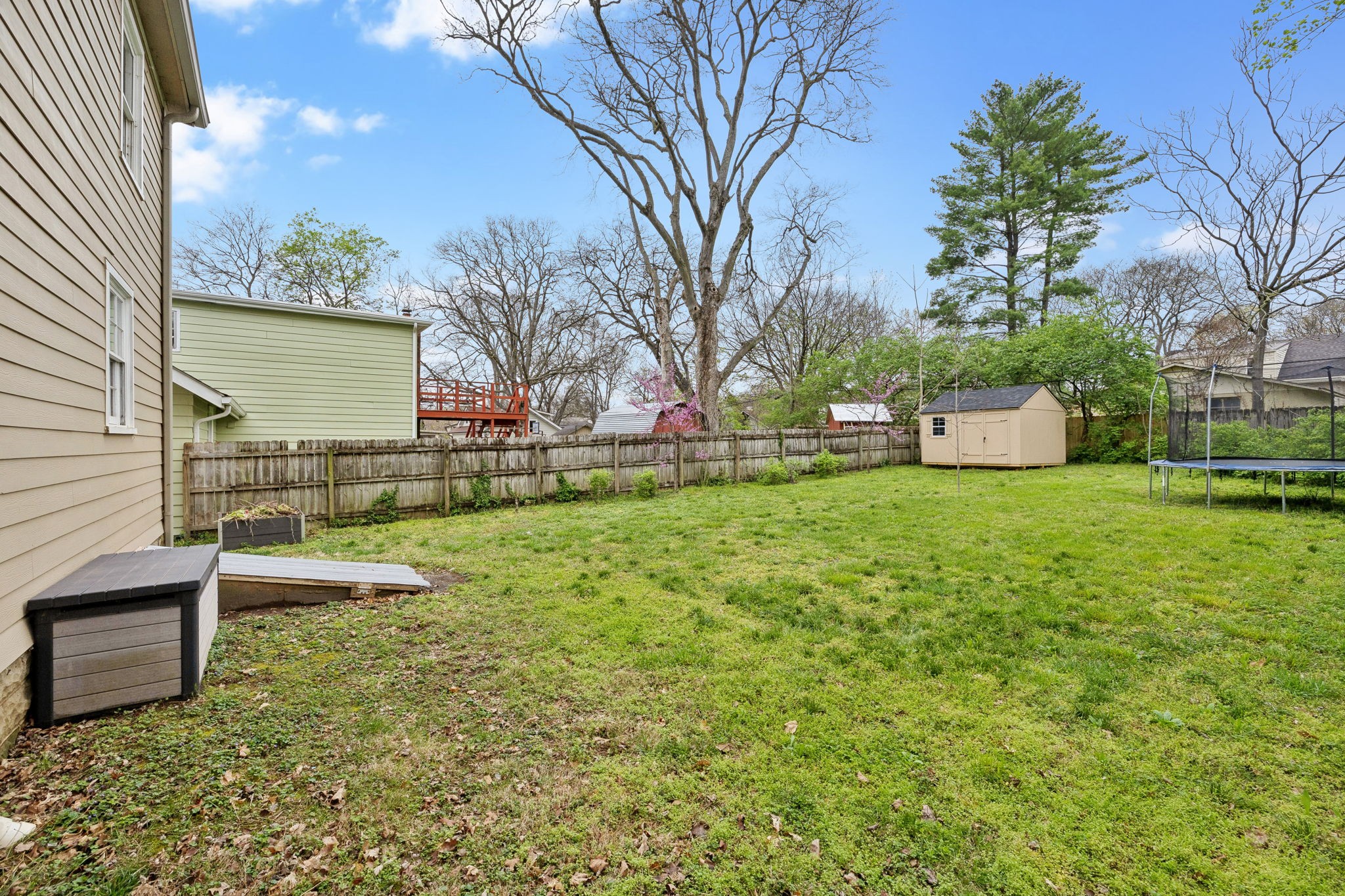 2708 W Linden Ave