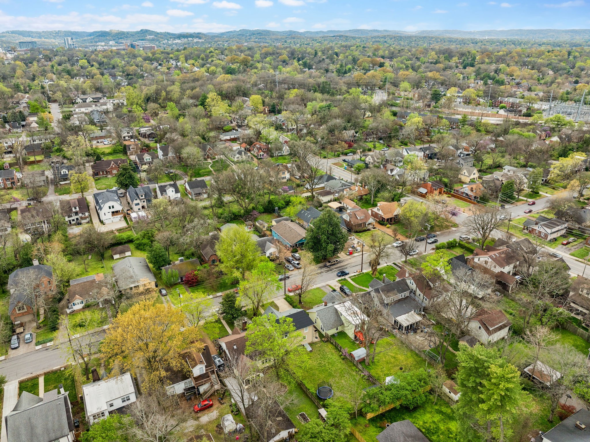 2708 W Linden Ave