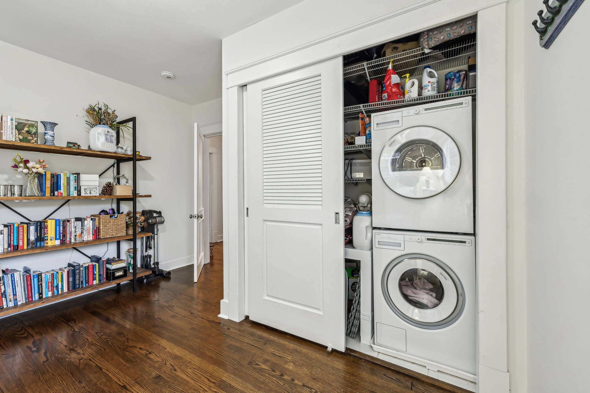 2708 W Linden Ave