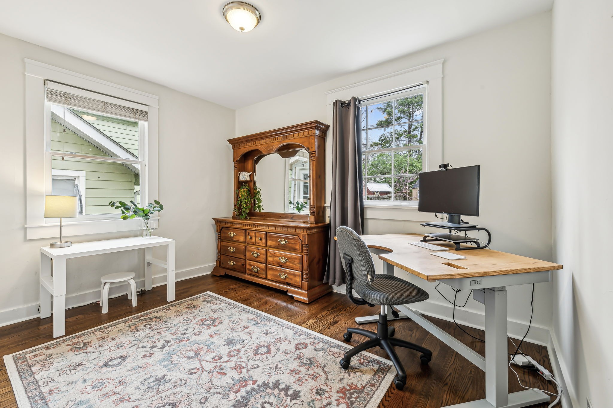 2708 W Linden Ave