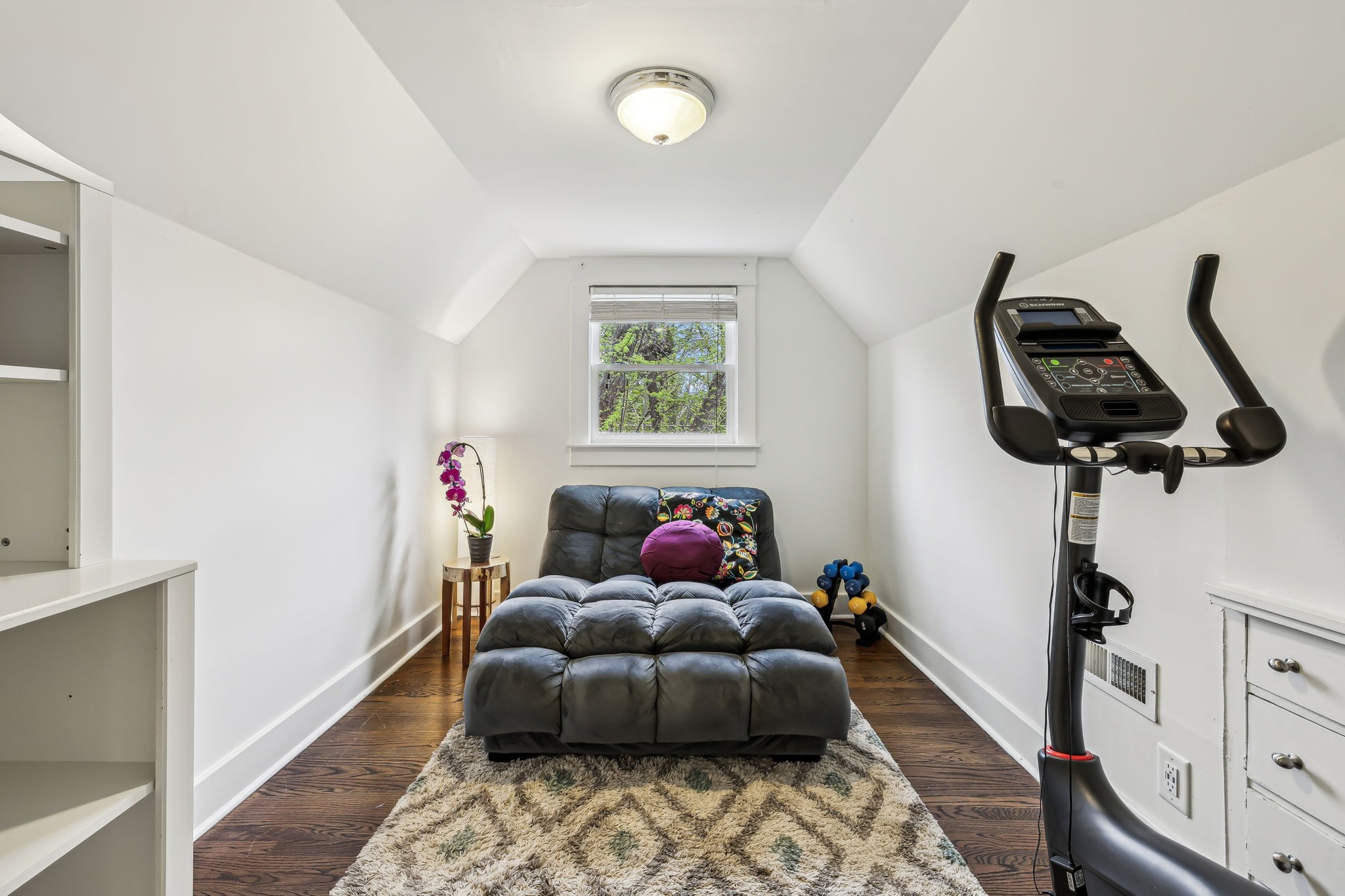 2708 W Linden Ave