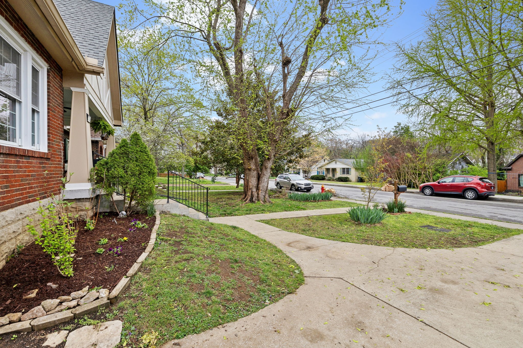 2708 W Linden Ave