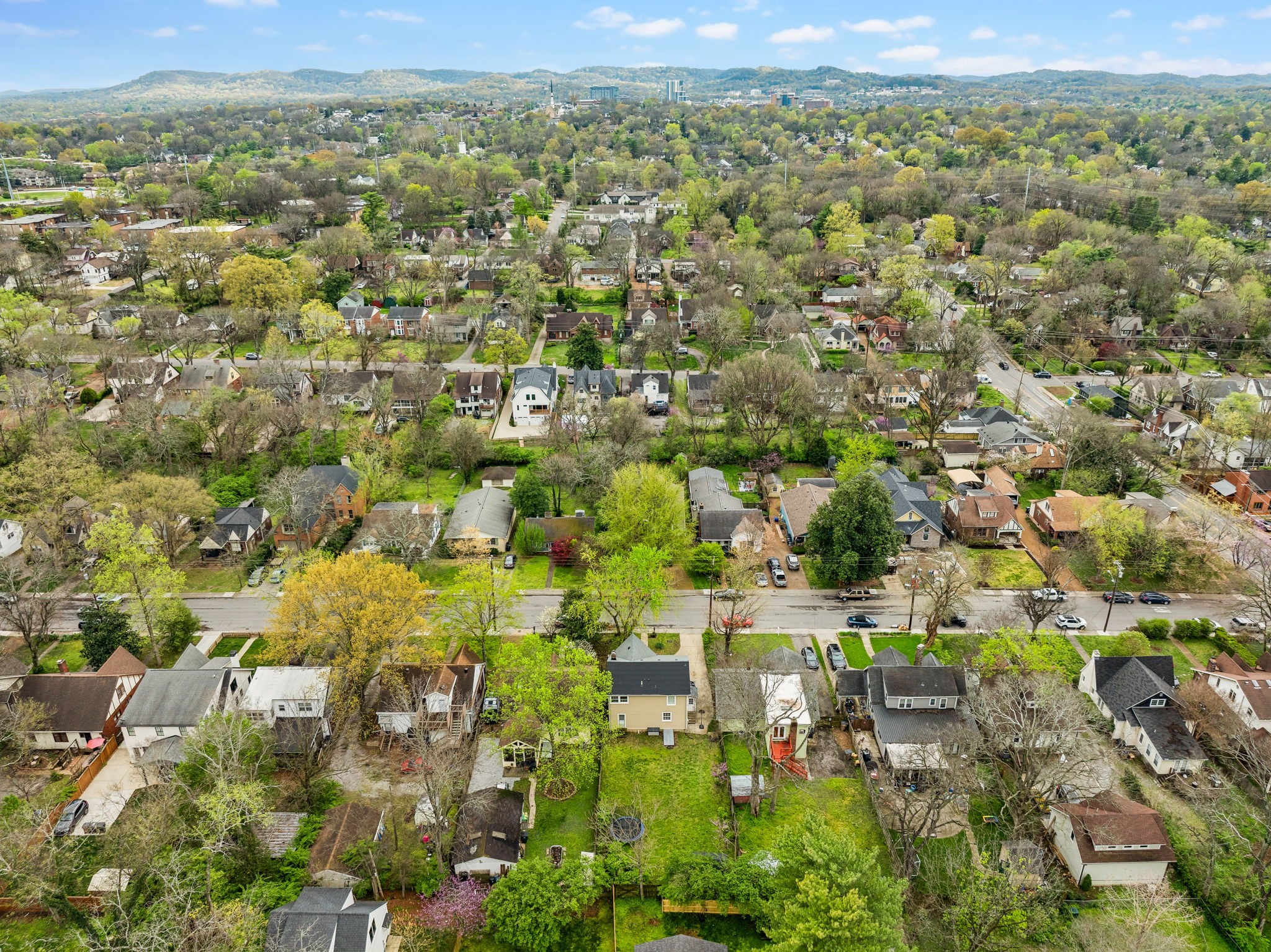 2708 W Linden Ave