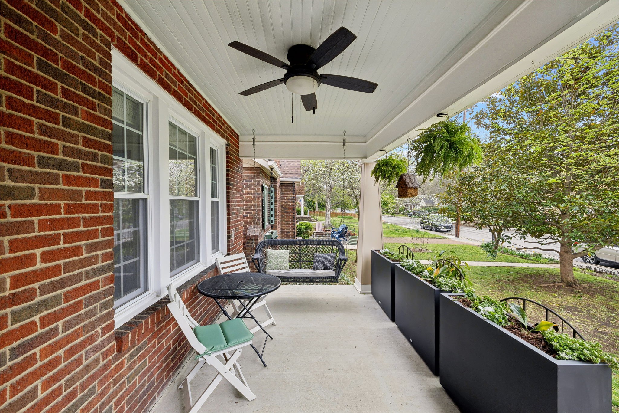 2708 W Linden Ave