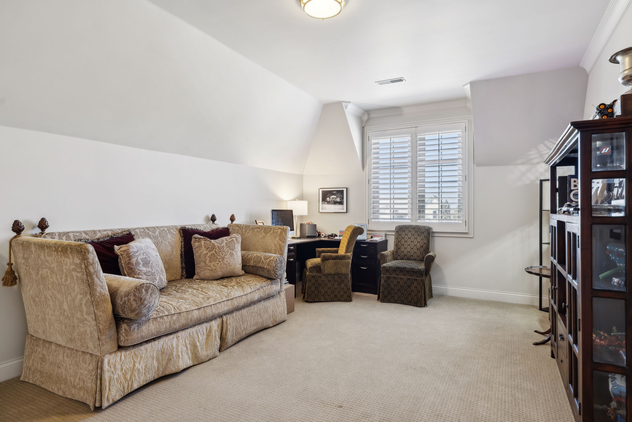 504 Lake Valley Ct