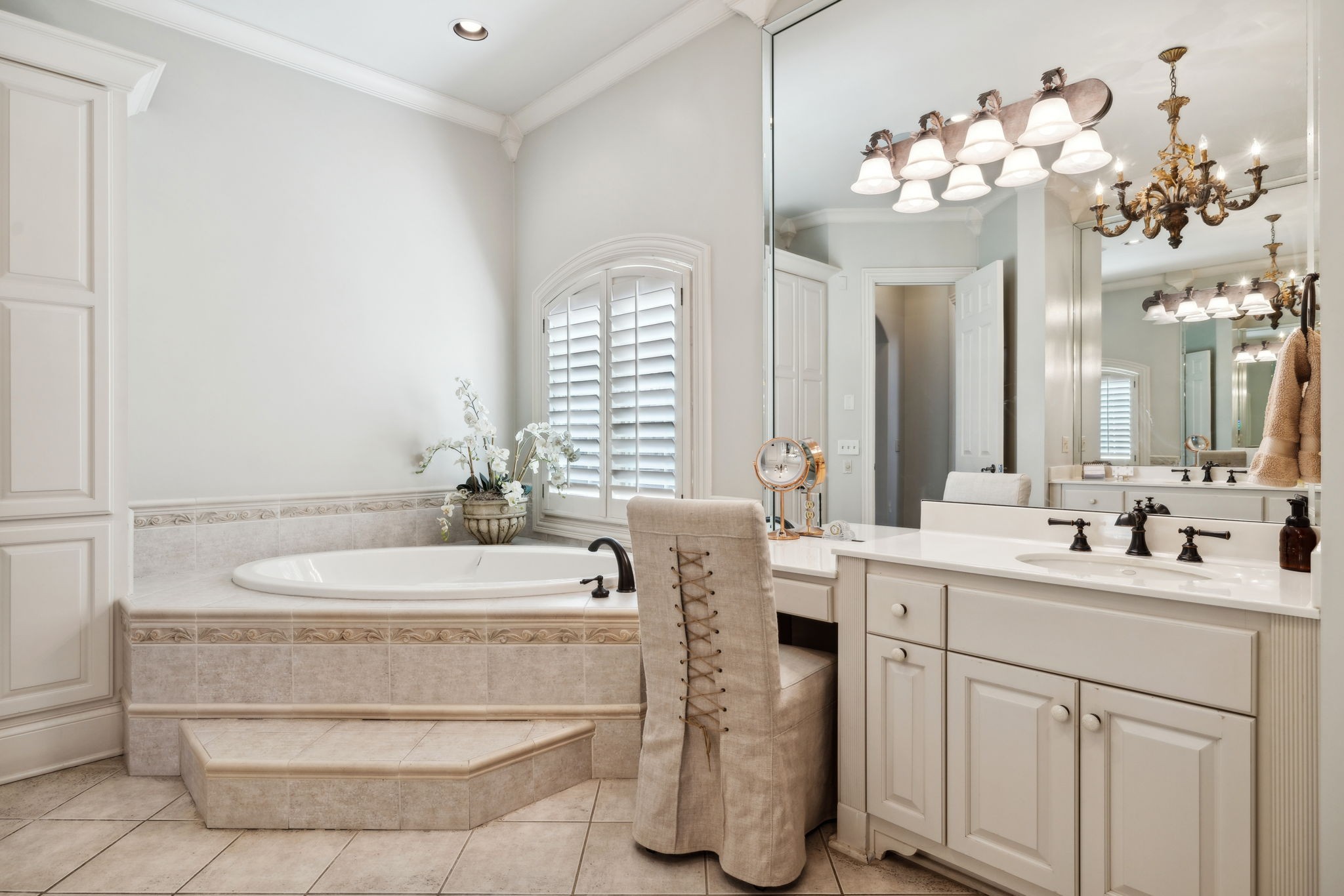 504 Lake Valley Ct