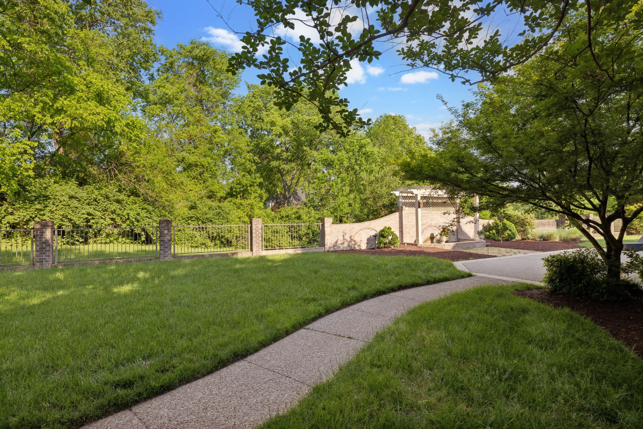 504 Lake Valley Ct