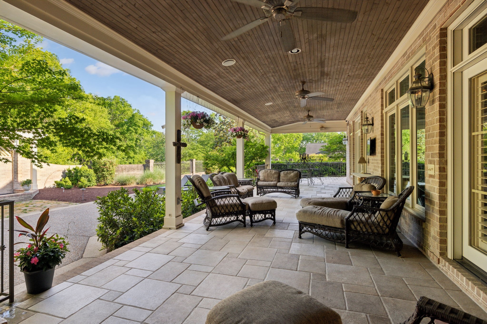 504 Lake Valley Ct