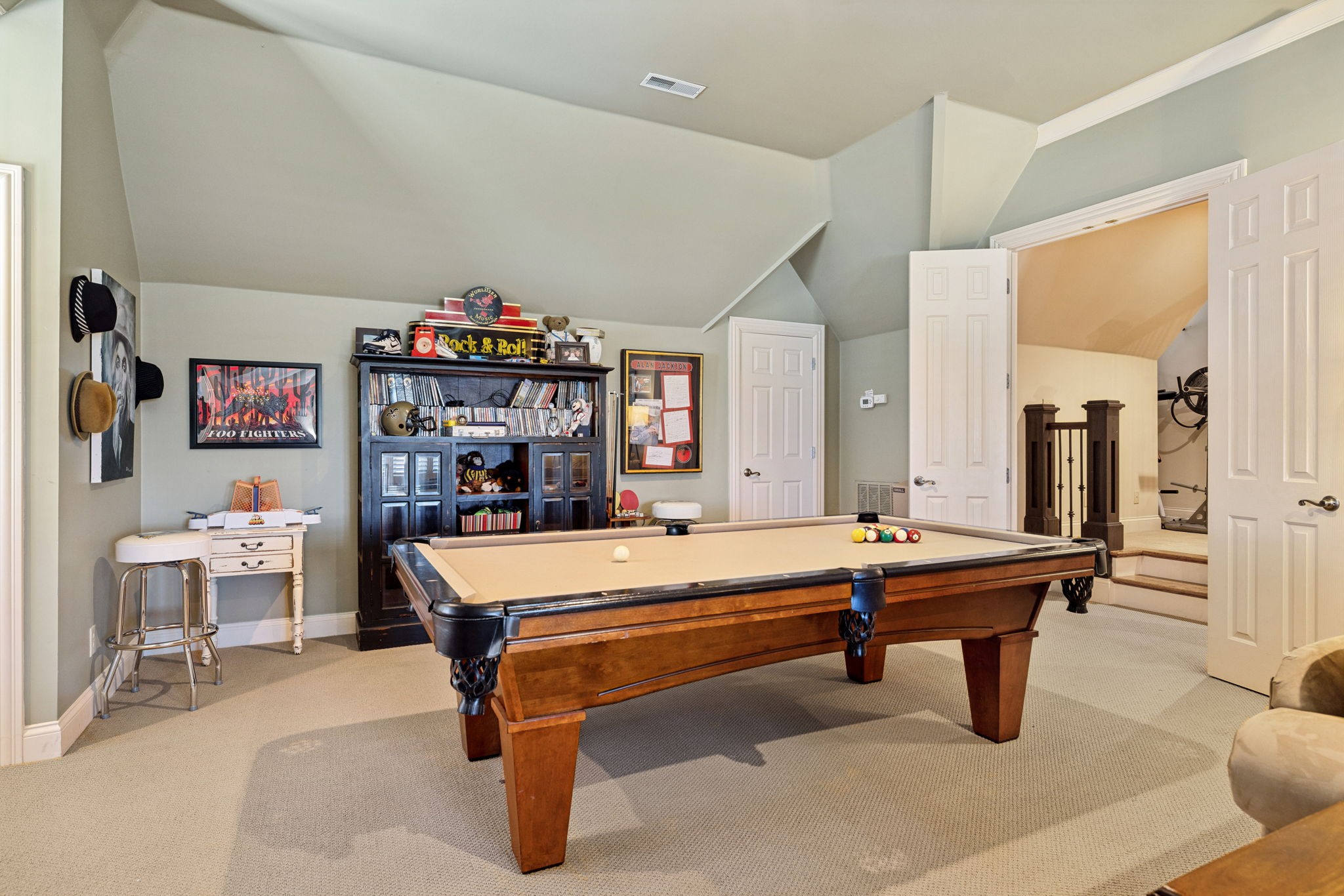 504 Lake Valley Ct