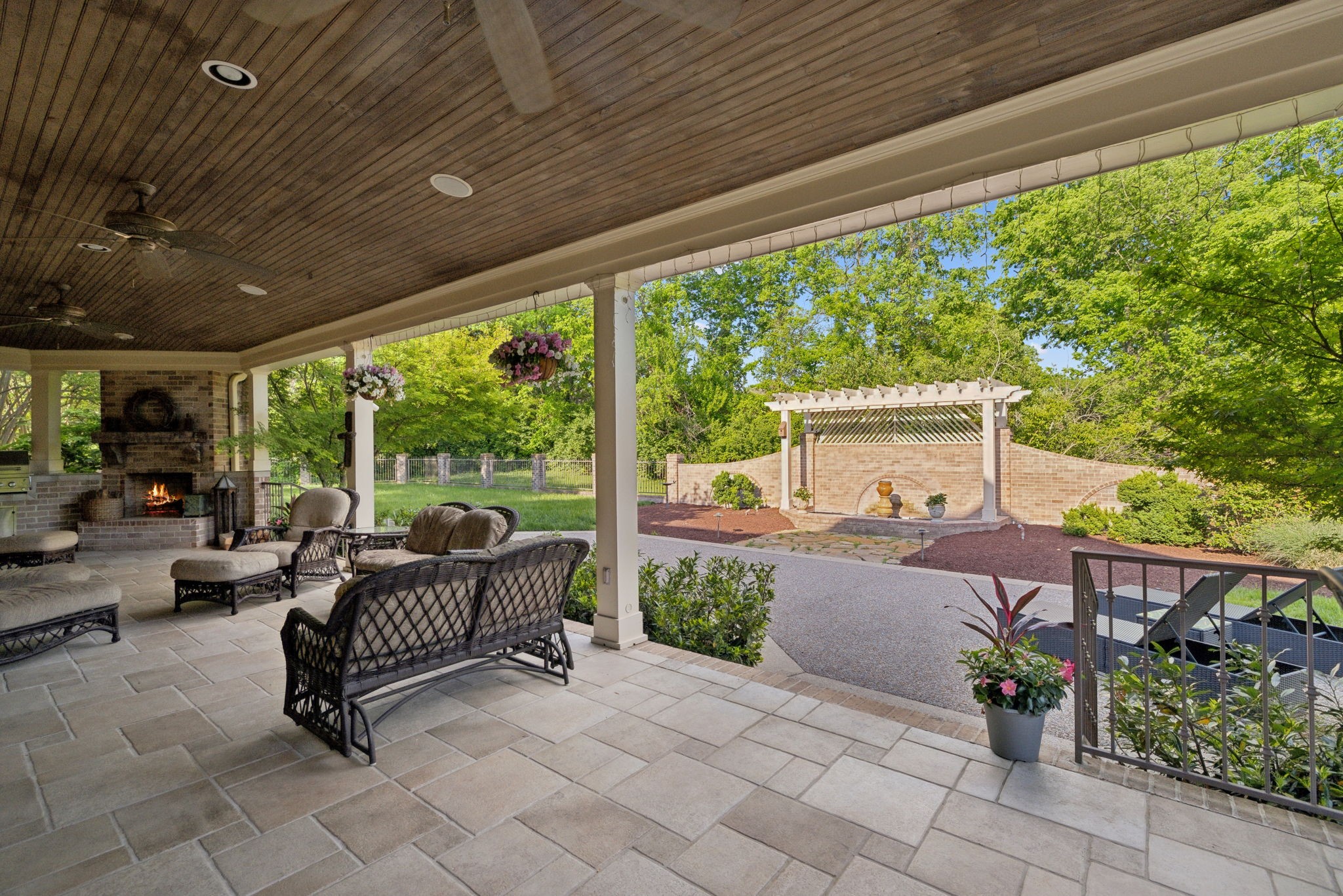 504 Lake Valley Ct