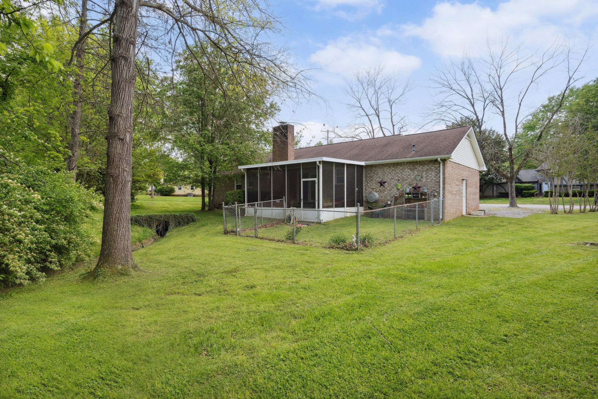 7330 Rolling River Pkwy