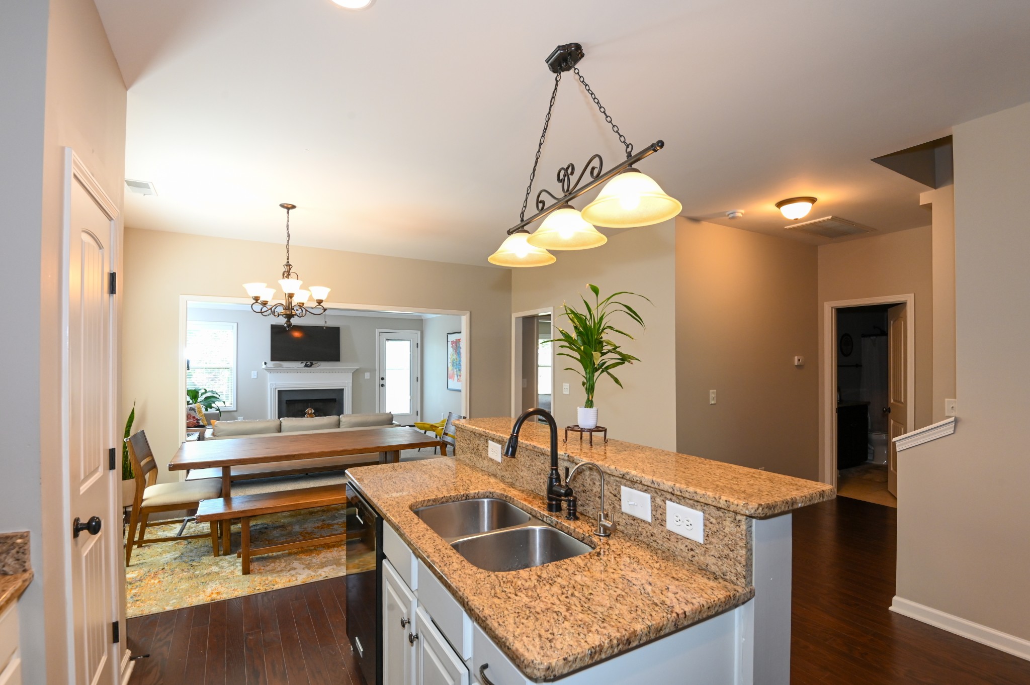 2247 Castleman Dr