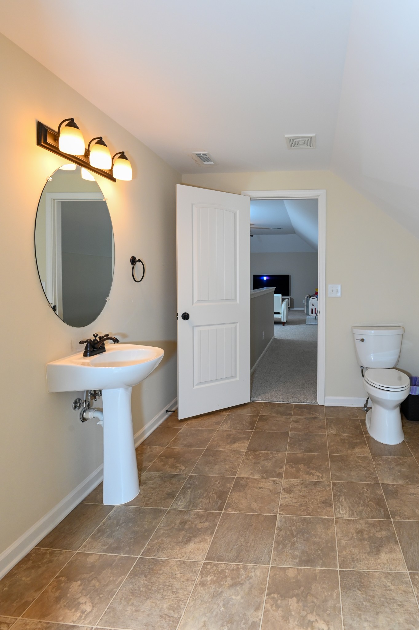 2247 Castleman Dr