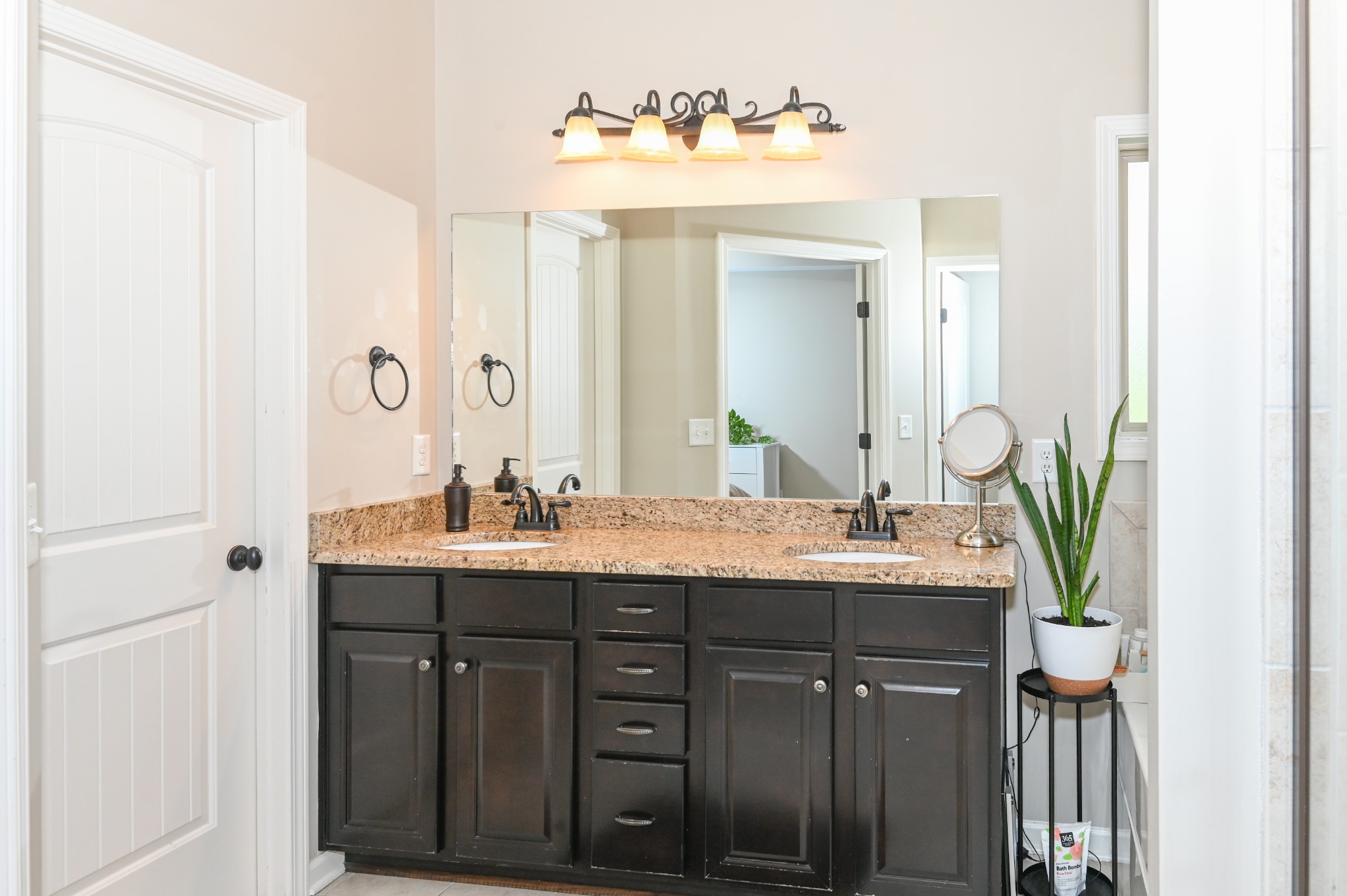 2247 Castleman Dr
