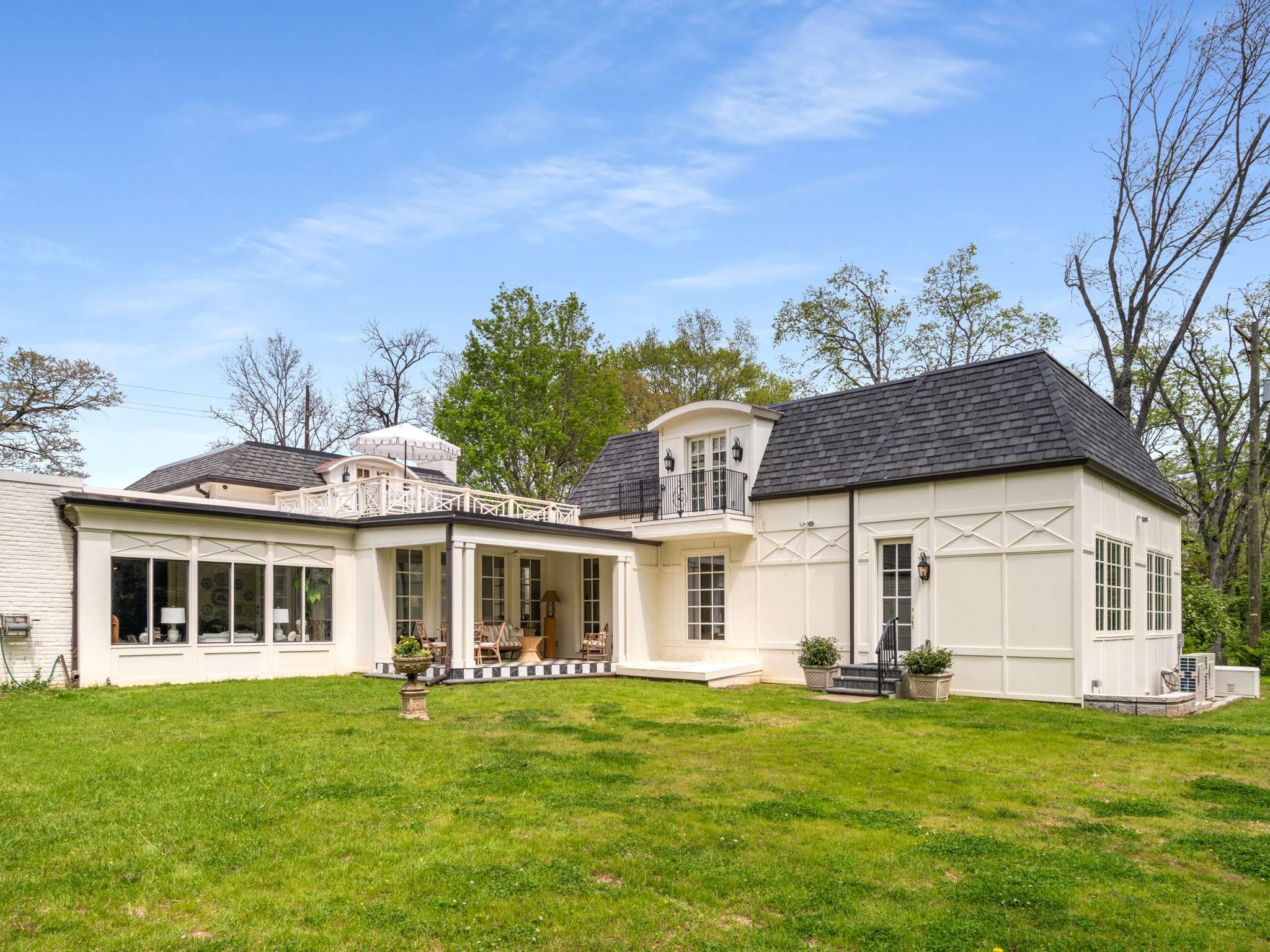 305 Davidson Rd