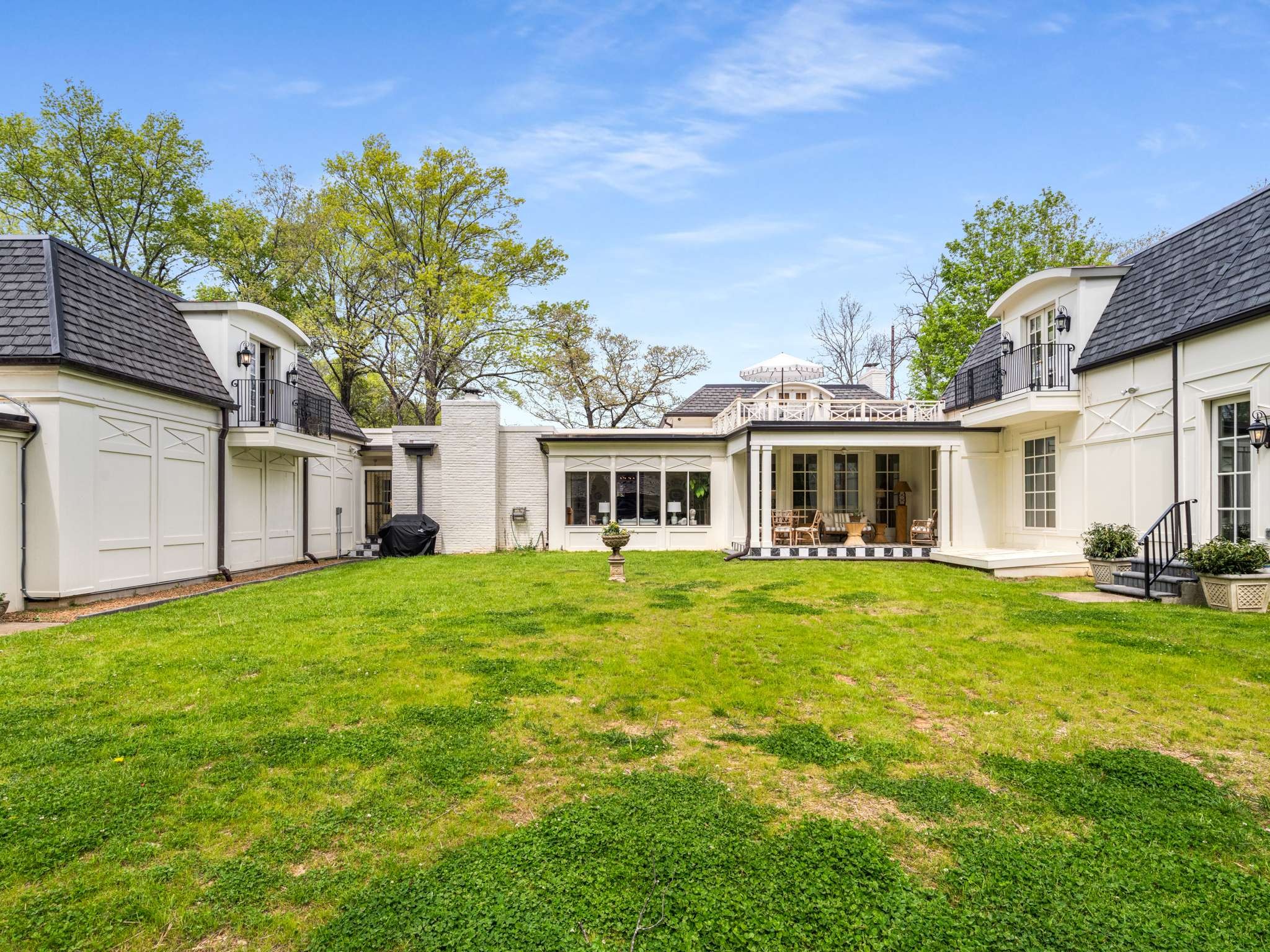 305 Davidson Rd